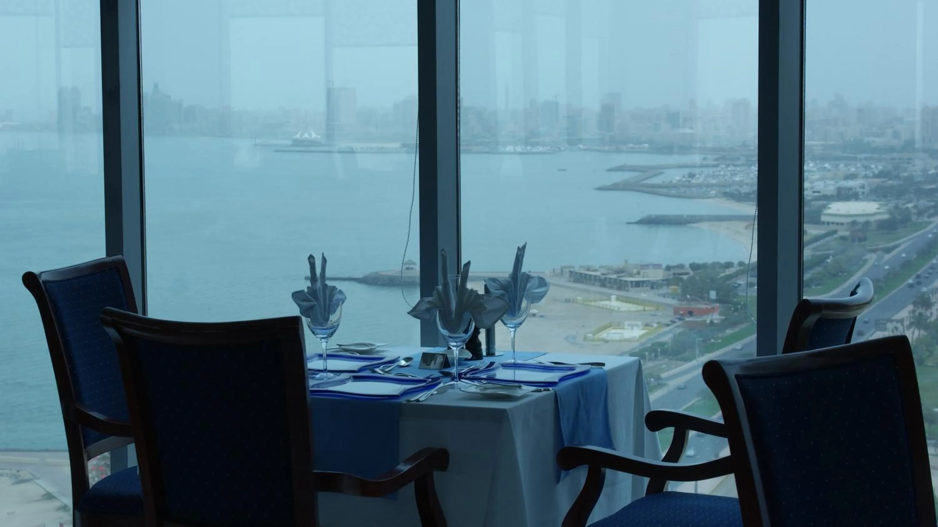 Restaurant/places to eat in Costa Del Sol Hotel by Arabian Link