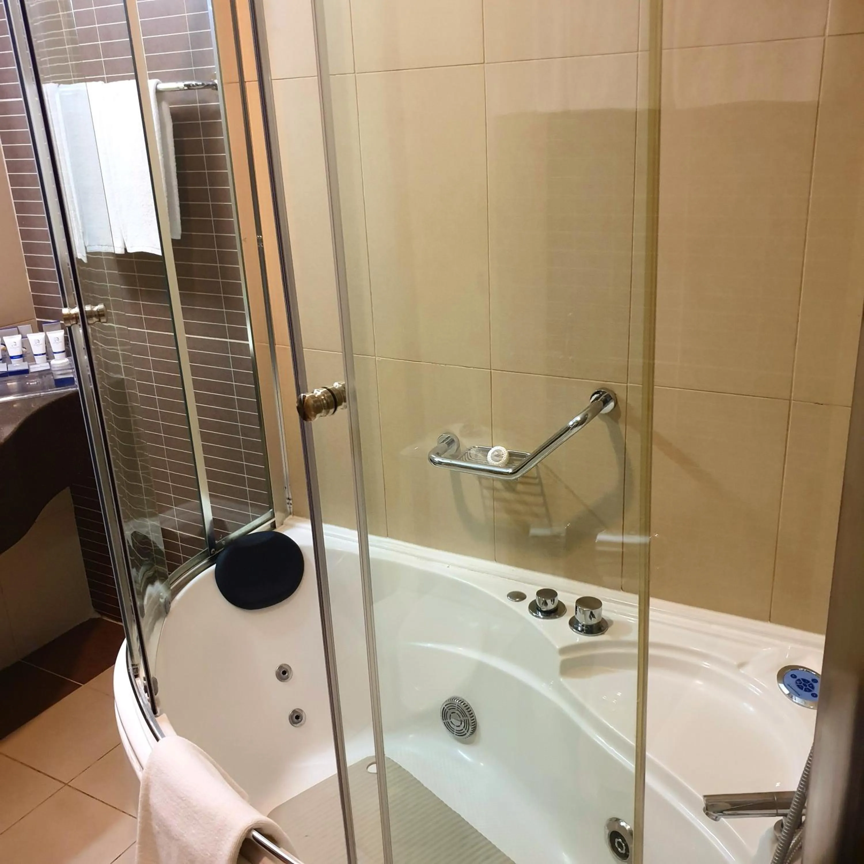 Bathroom in Costa Del Sol Hotel by Arabian Link