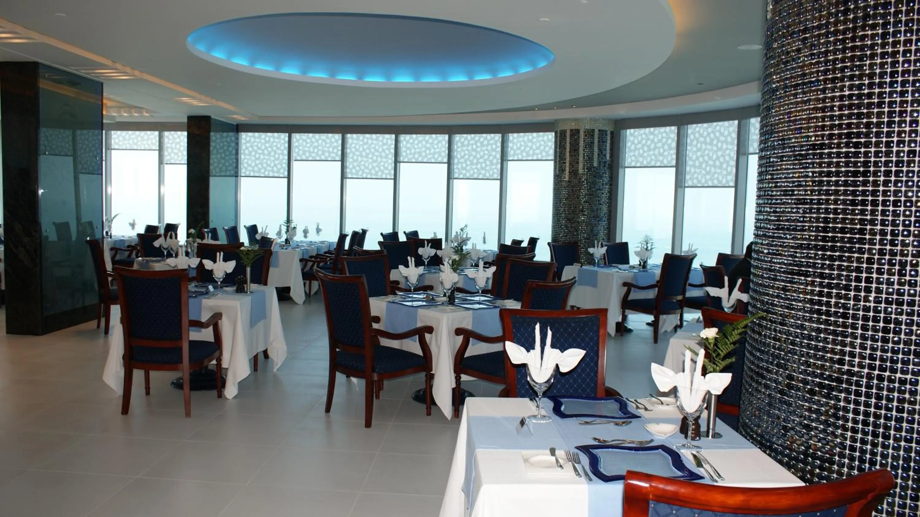 Restaurant/places to eat in Costa Del Sol Hotel by Arabian Link