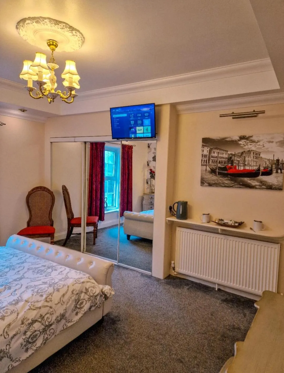 TV and multimedia, Bed in The Andel