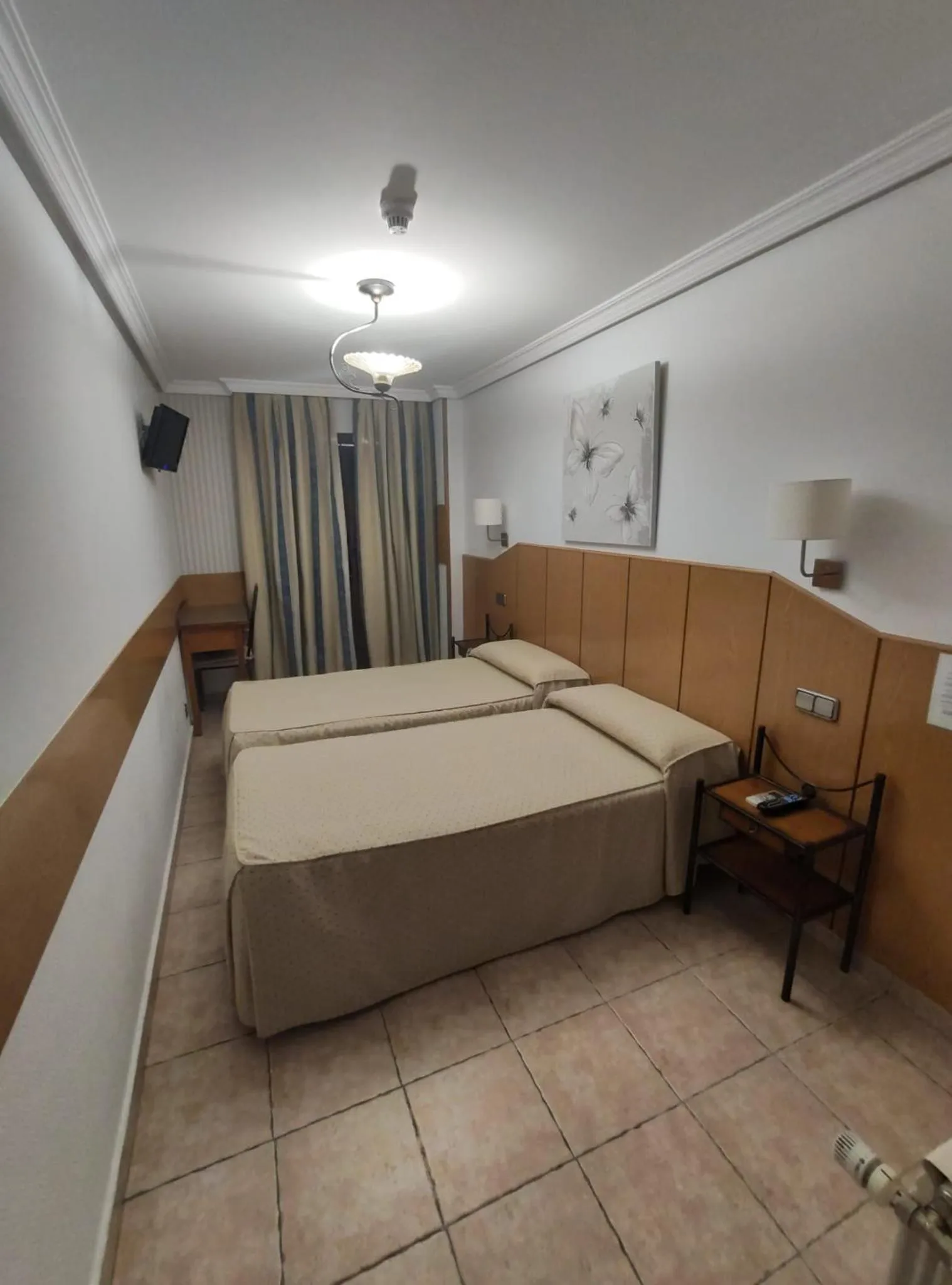 Bed in Hostal Maria Ronda