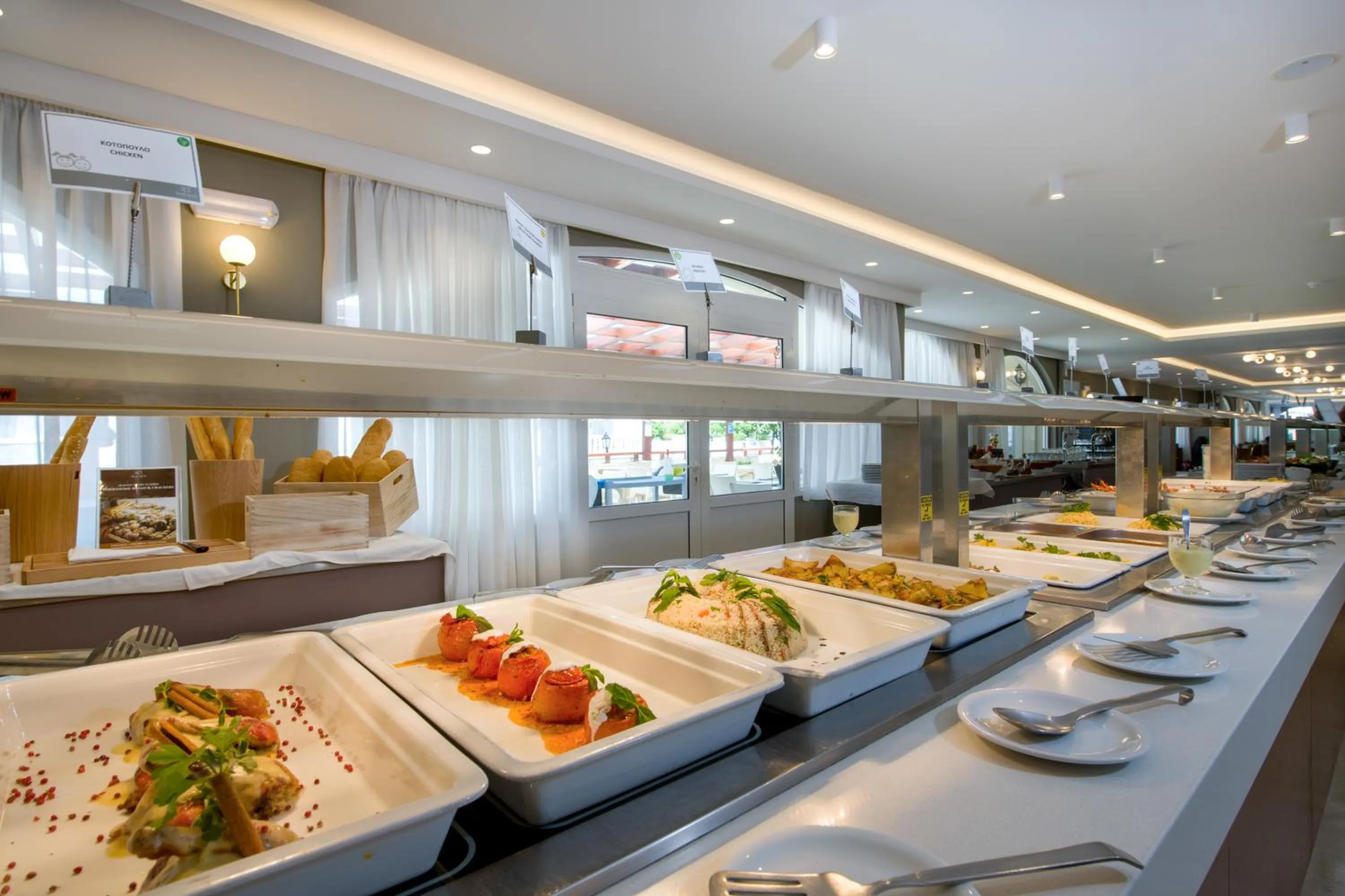 Food and drinks in Kalyves Beach Hotel