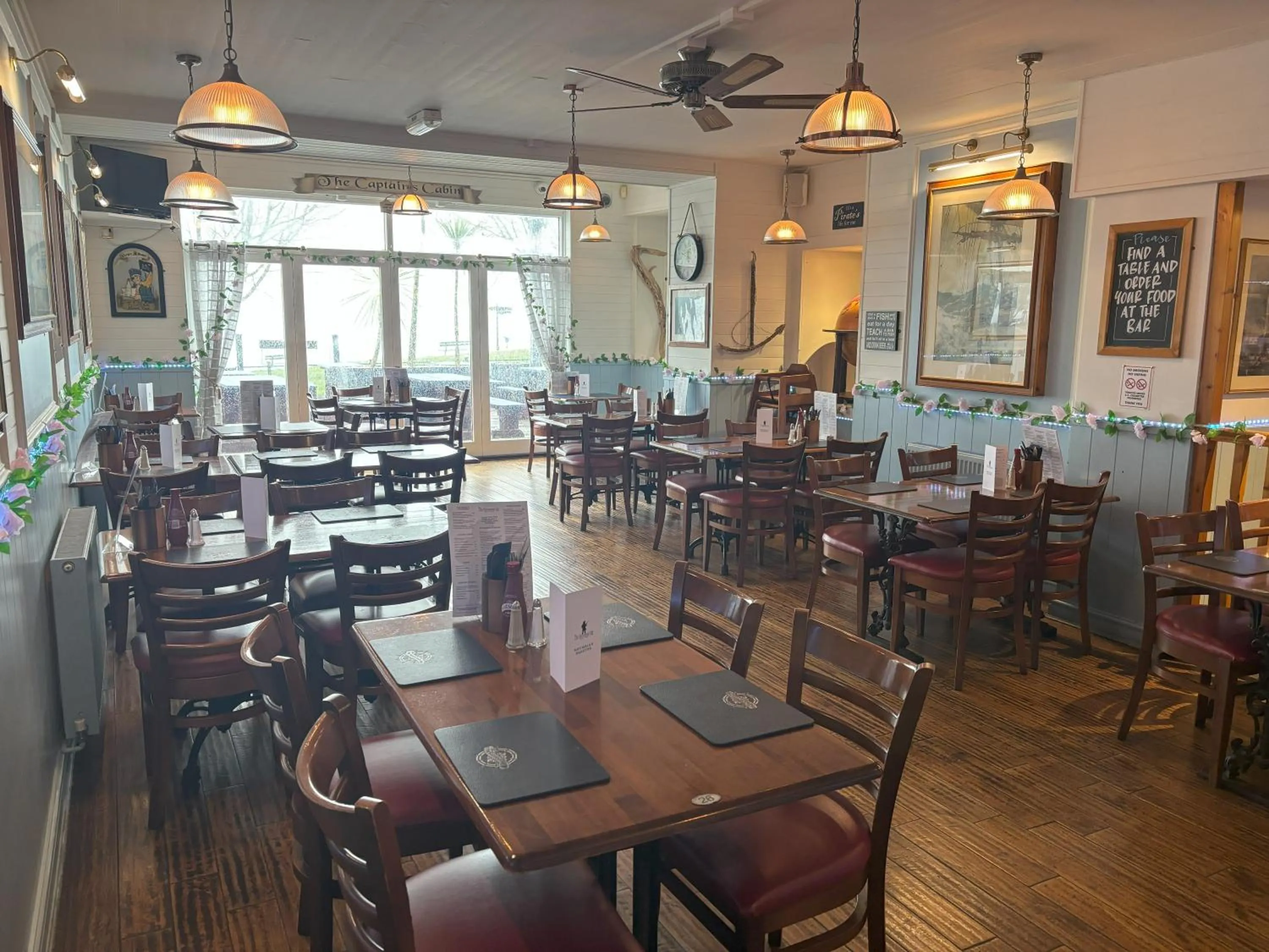 Restaurant/places to eat in The Buccaneer Inn