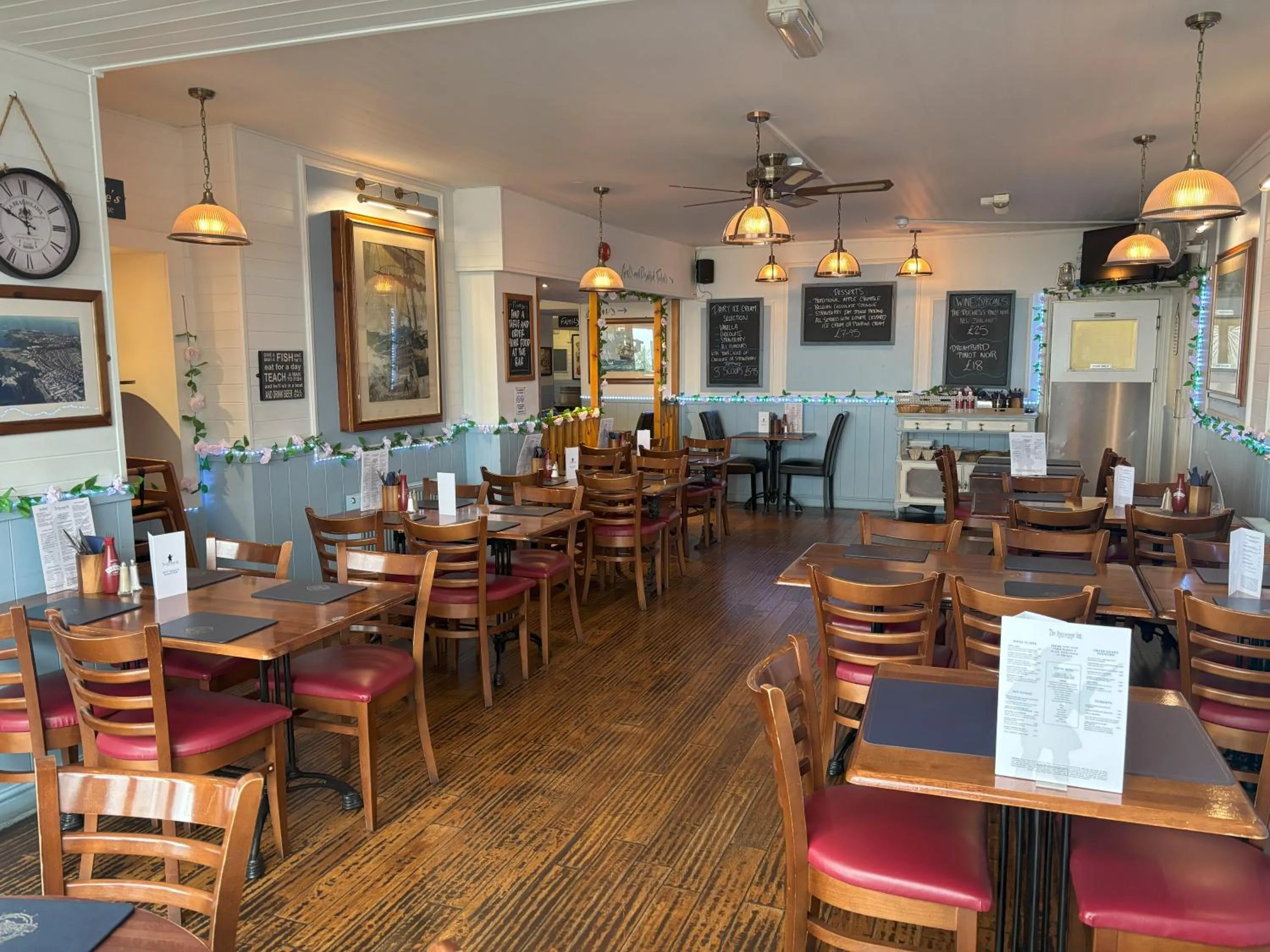 Restaurant/places to eat in The Buccaneer Inn