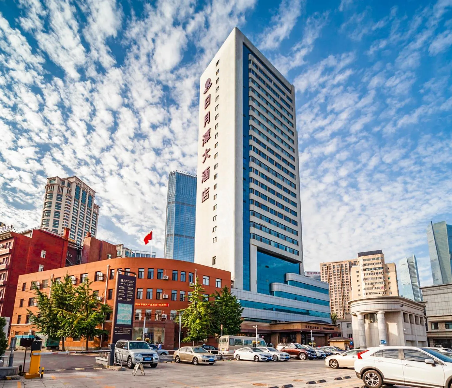 Property building in Sun Moon Lake Hotel Dalian大连火车站店