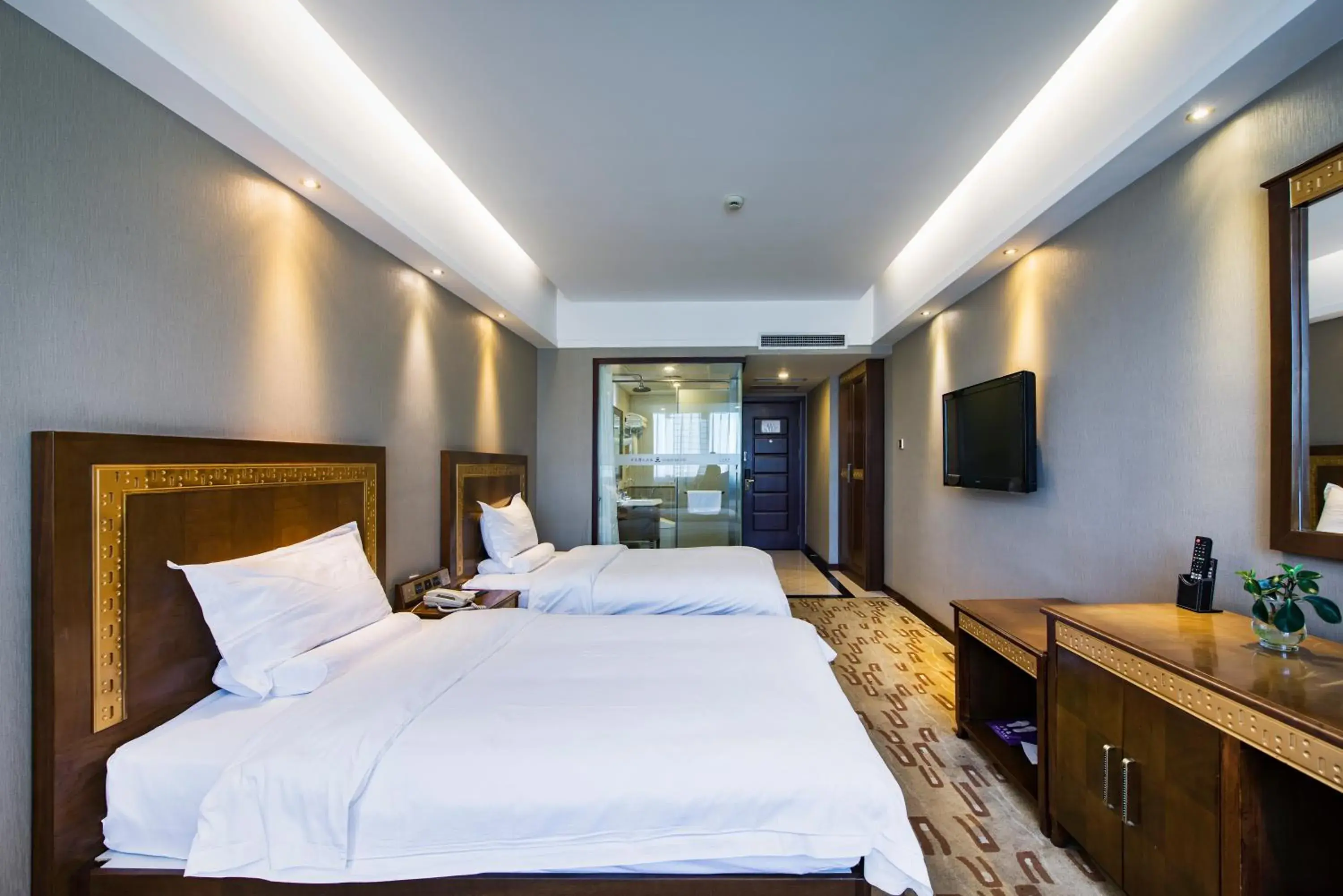 Superior Twin Room in Sun Moon Lake Hotel Dalian大连火车站店 Superior Twin Room in Sun Moon Lake Hotel Dalian大连火车站店