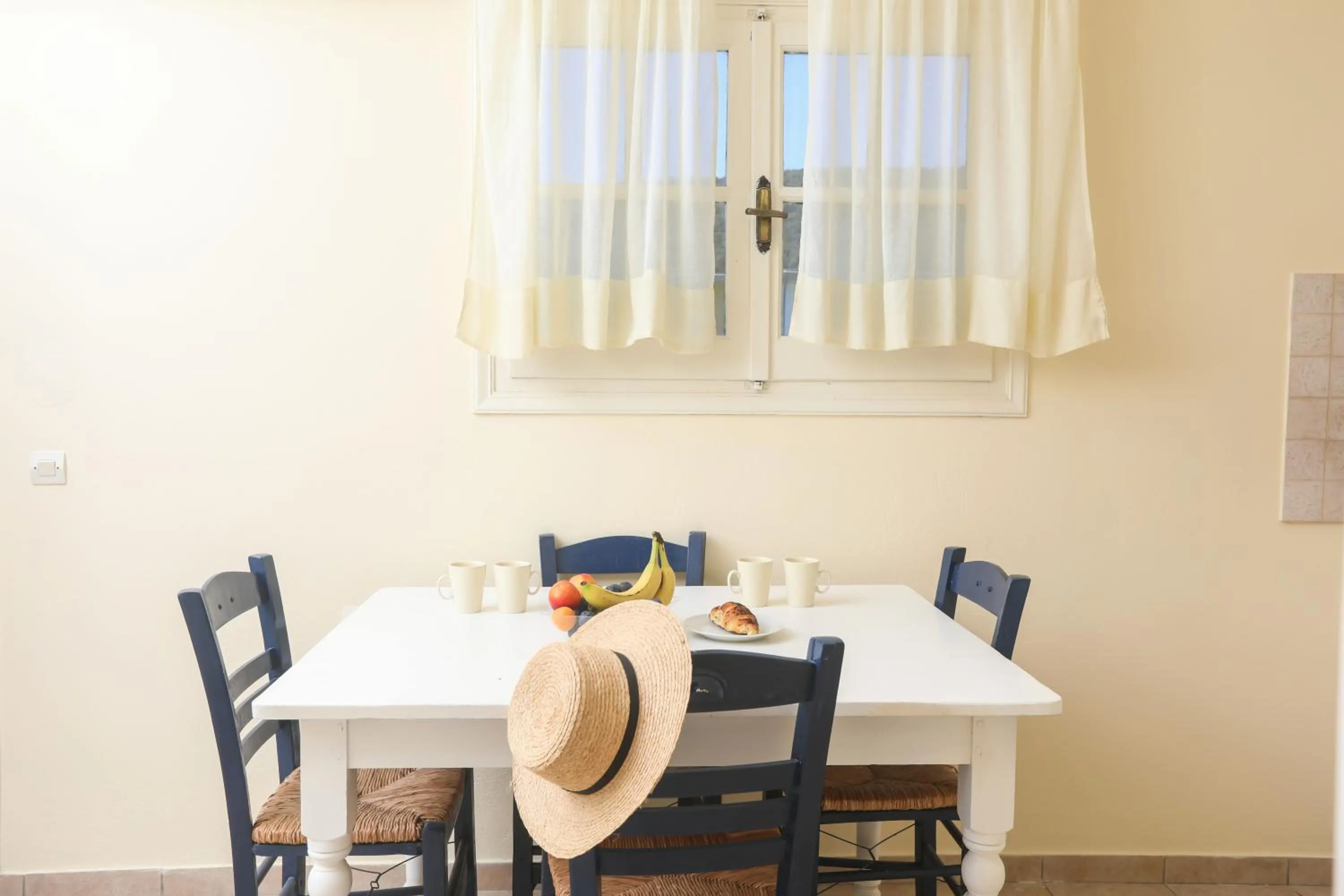 Dining area in The Mayflower Studios & Apartments