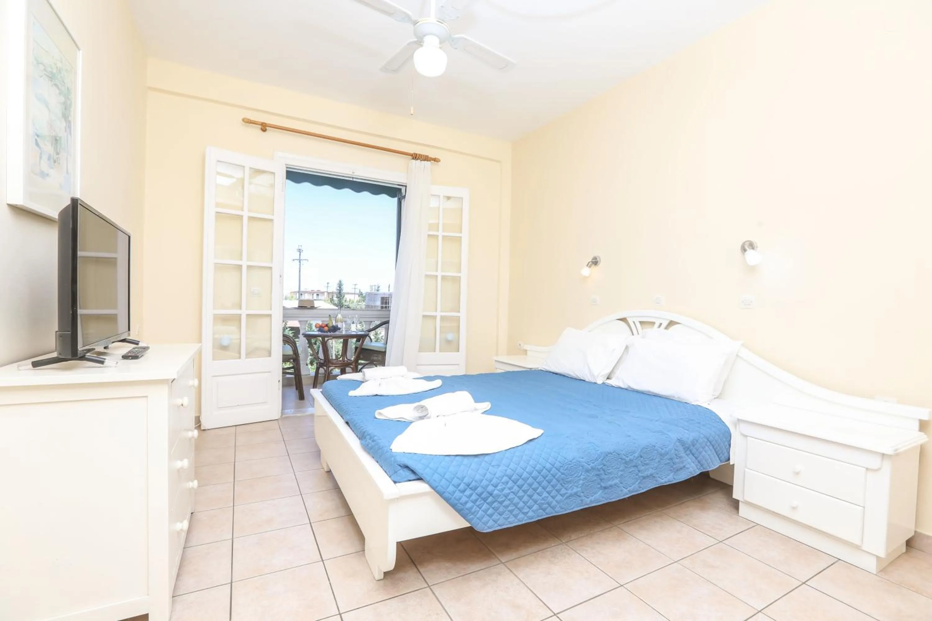 Bed in The Mayflower Studios & Apartments