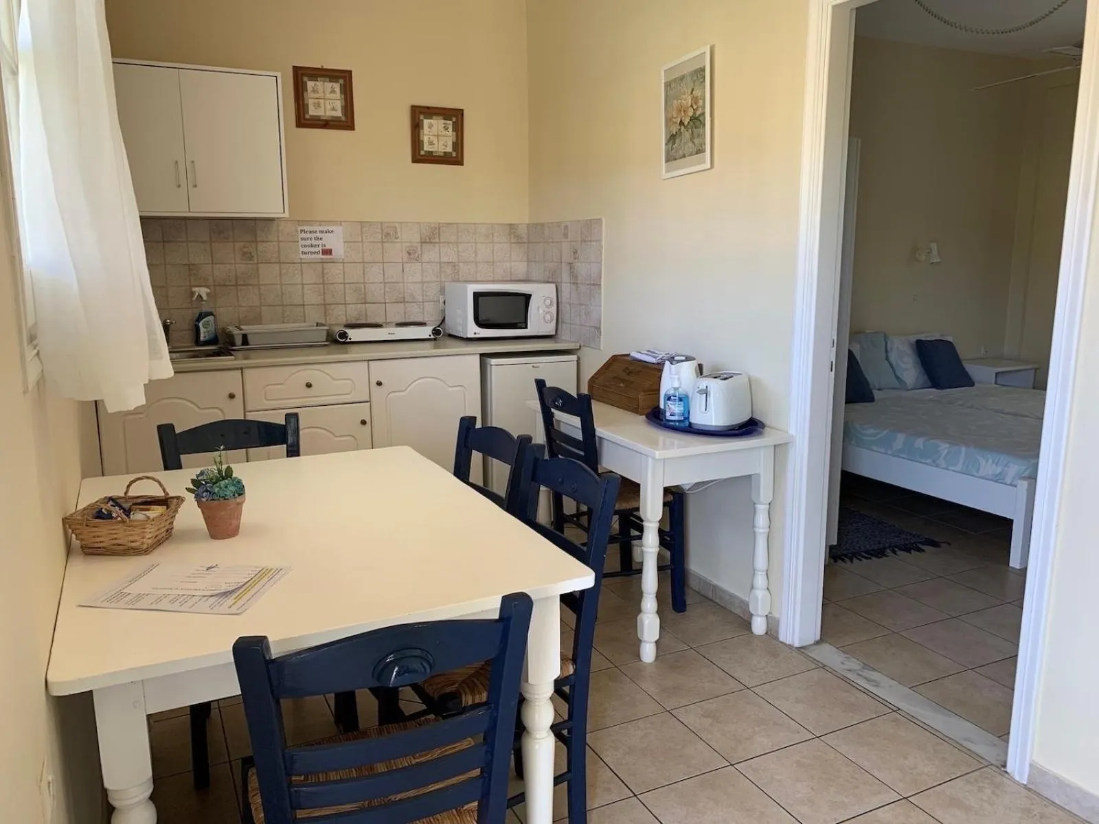 The Mayflower Studios & Apartments