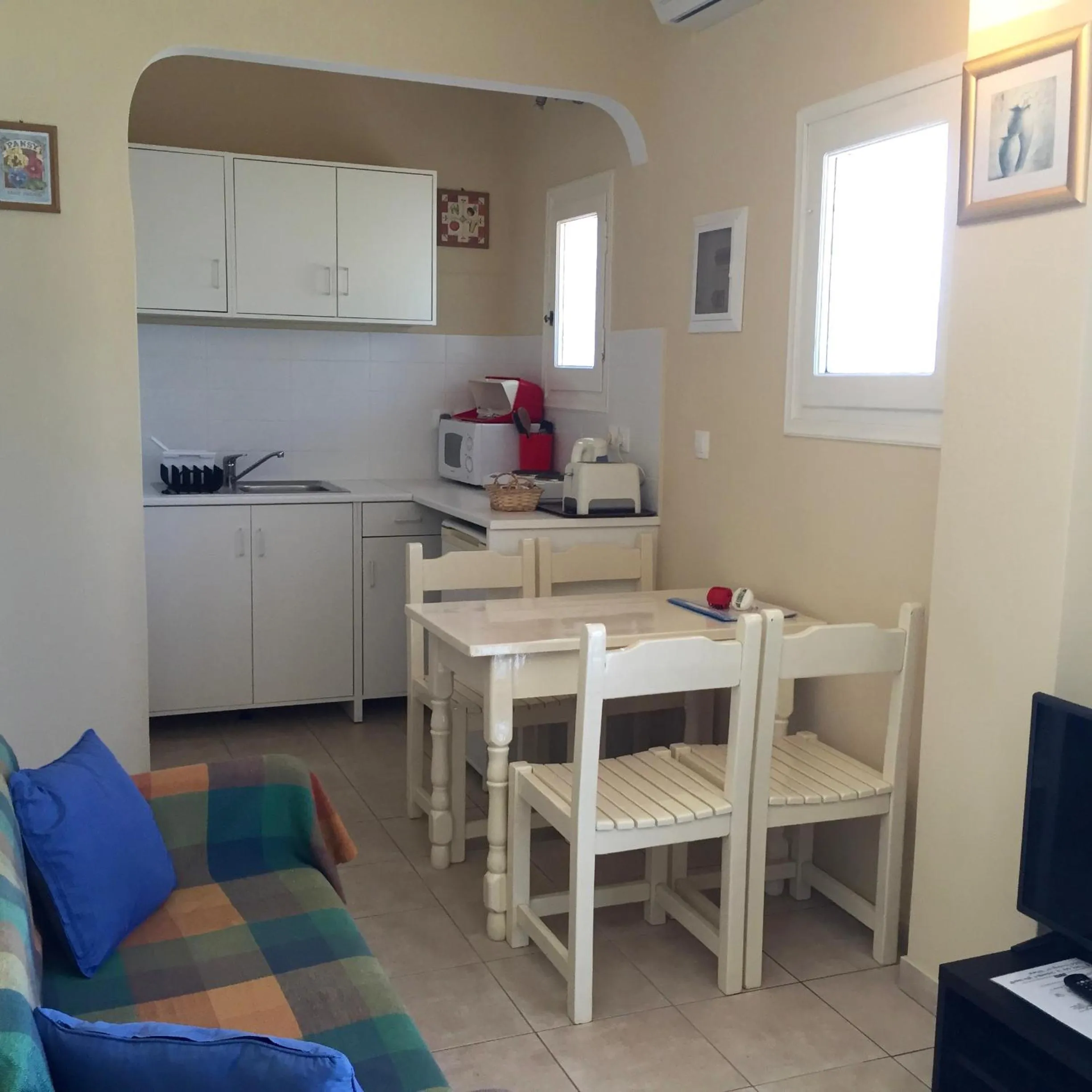 Kitchen or kitchenette in The Mayflower Studios & Apartments