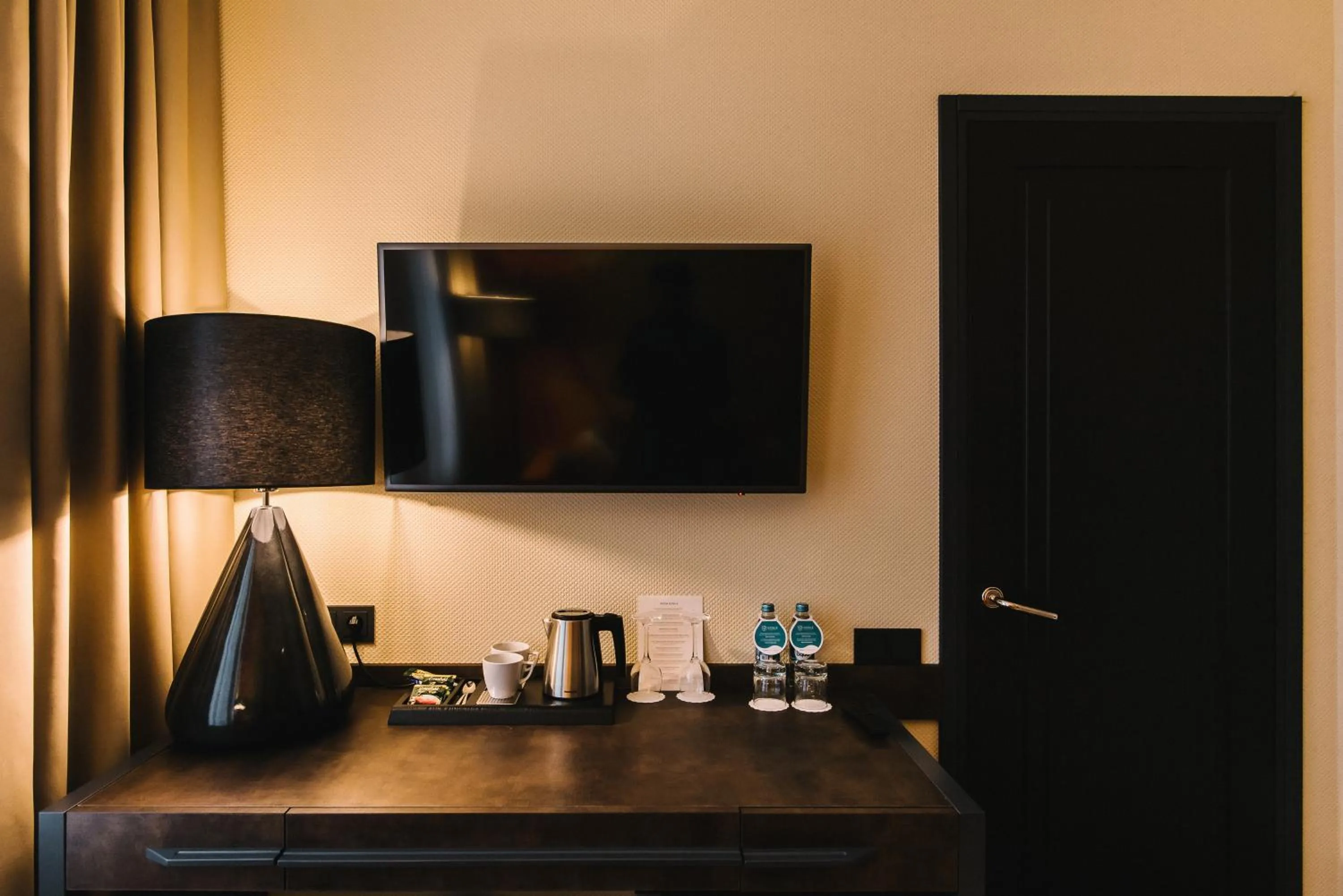 Coffee/tea facilities in Noble Boutique Hotel