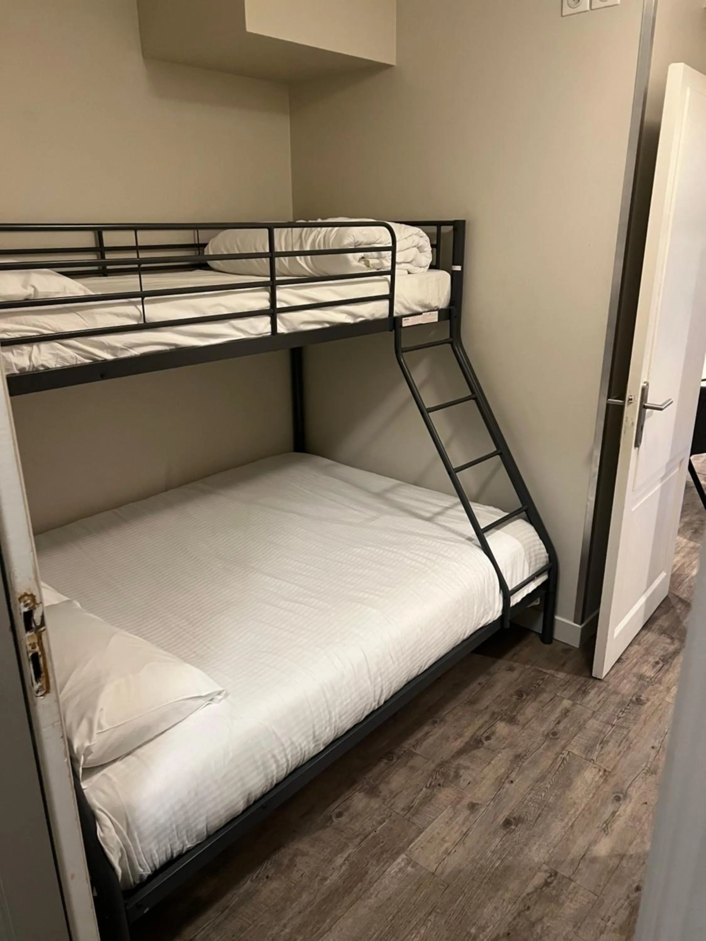 bunk bed, Bed in Servotel Castagniers