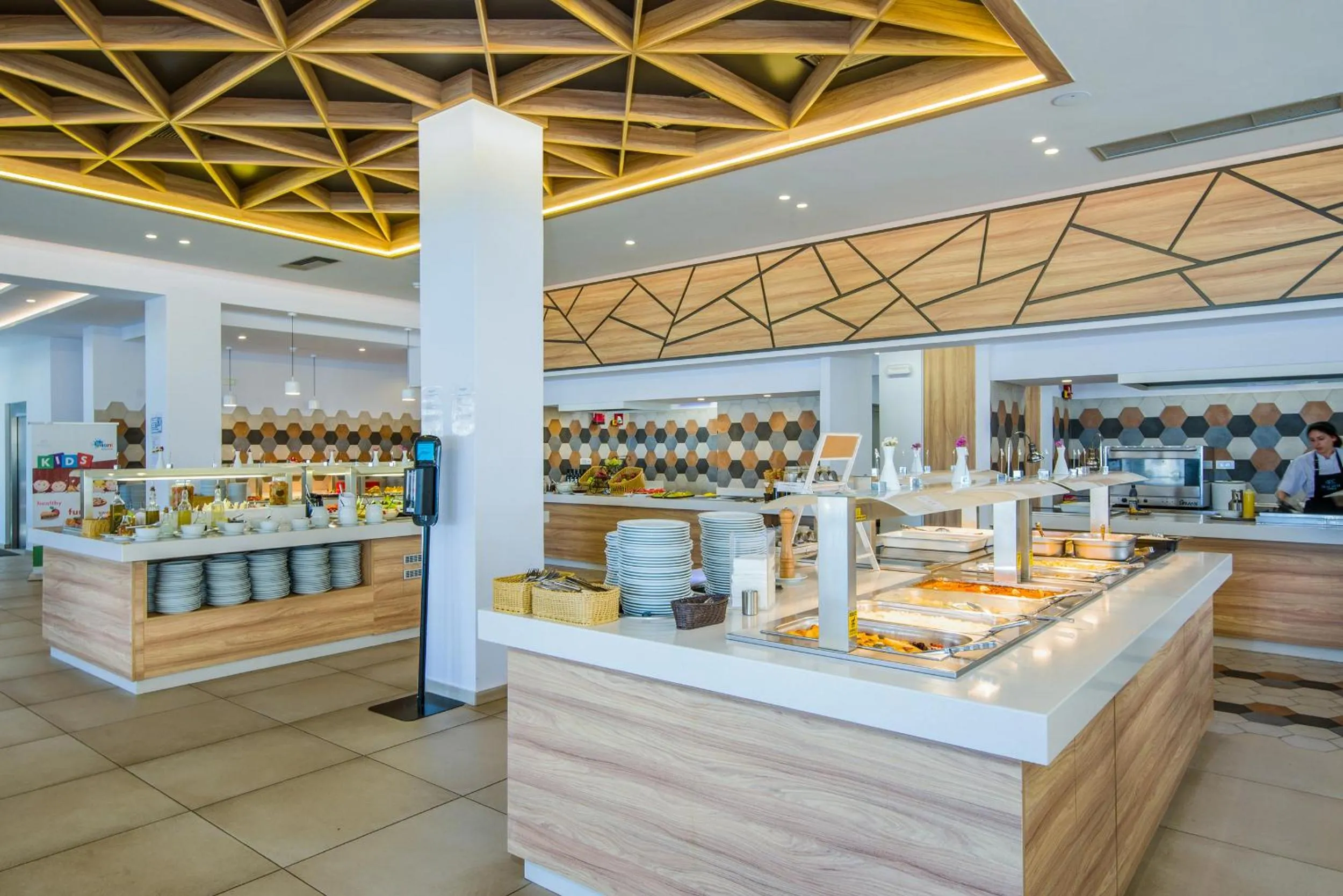 Restaurant/places to eat in Kiani Beach Resort Family All Inclusive