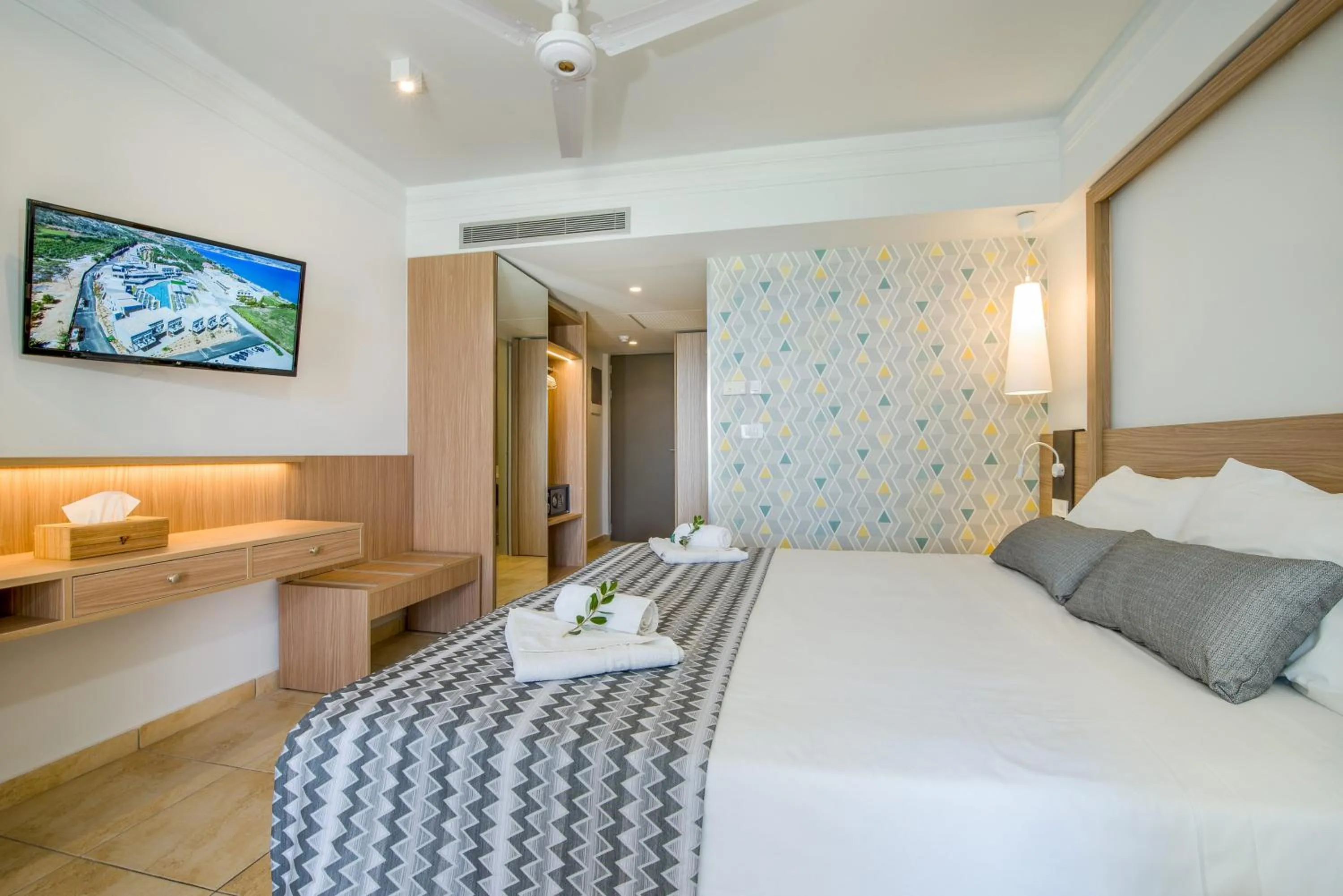 Bed in Kiani Beach Resort Family All Inclusive