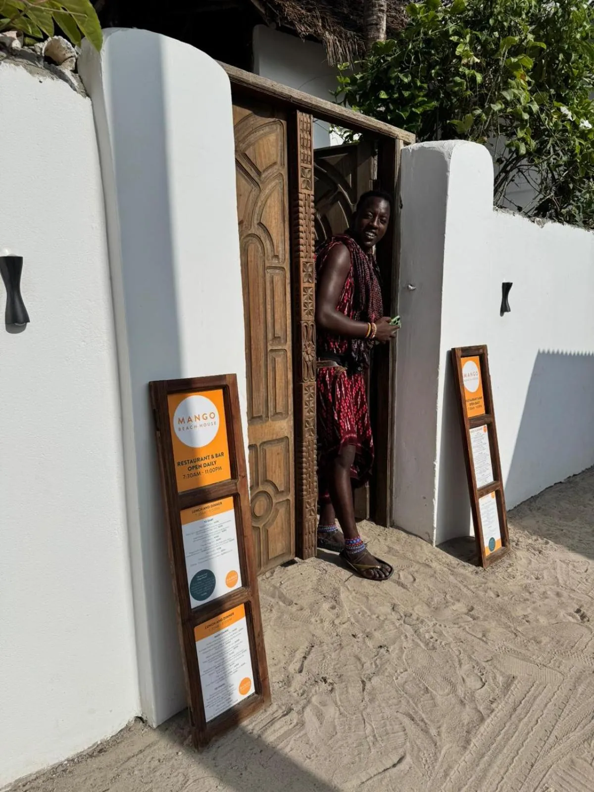 Facade/entrance in Mango Beach House