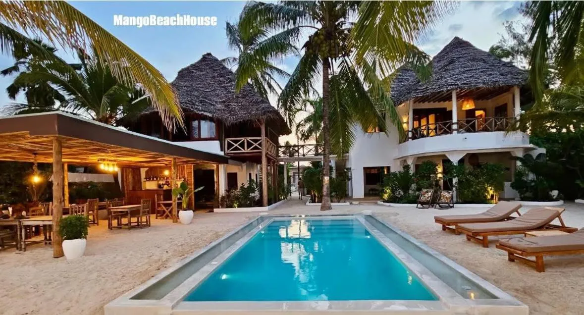 Day in Mango Beach House