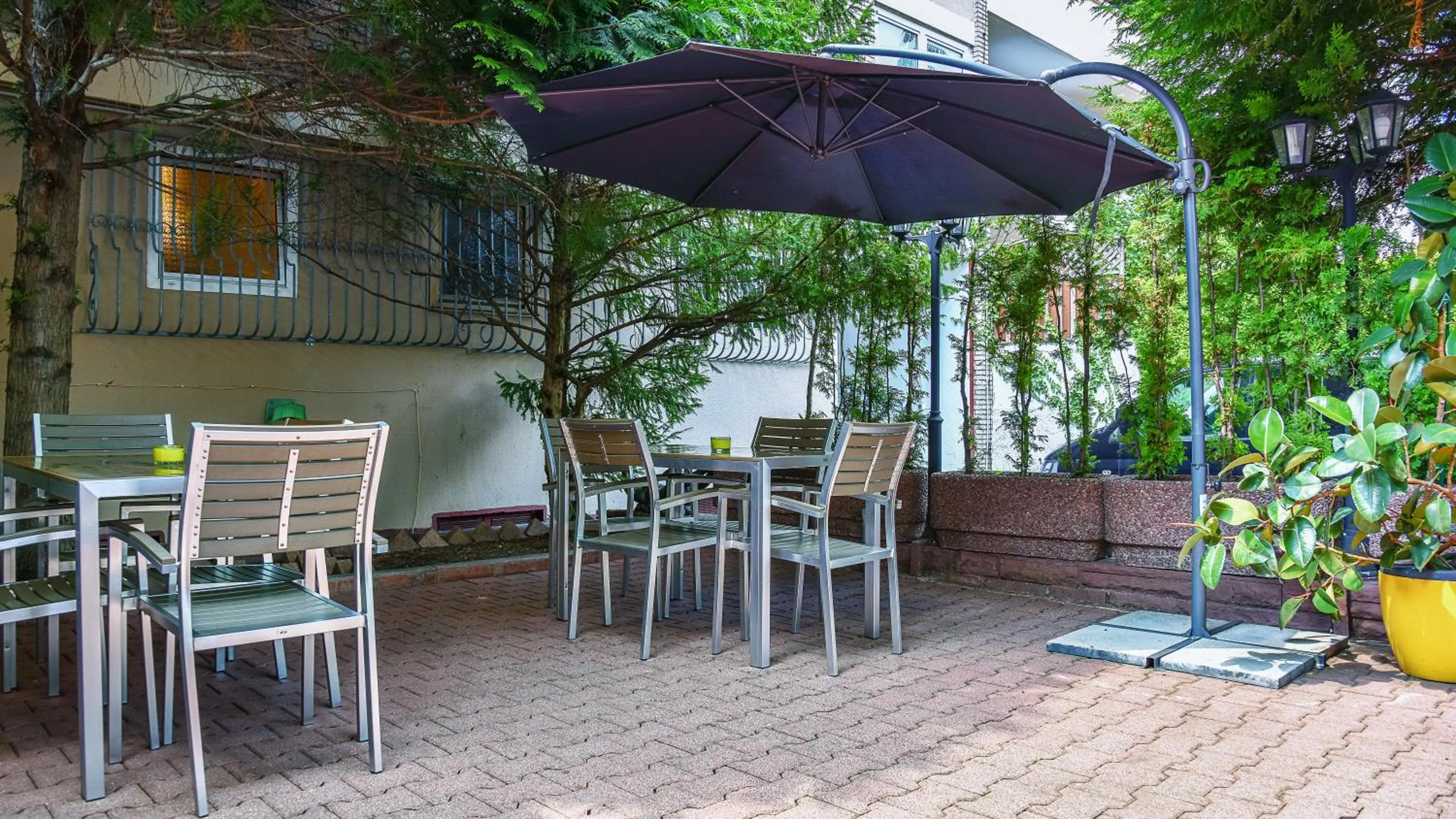 Patio in Hotel Mainbogen