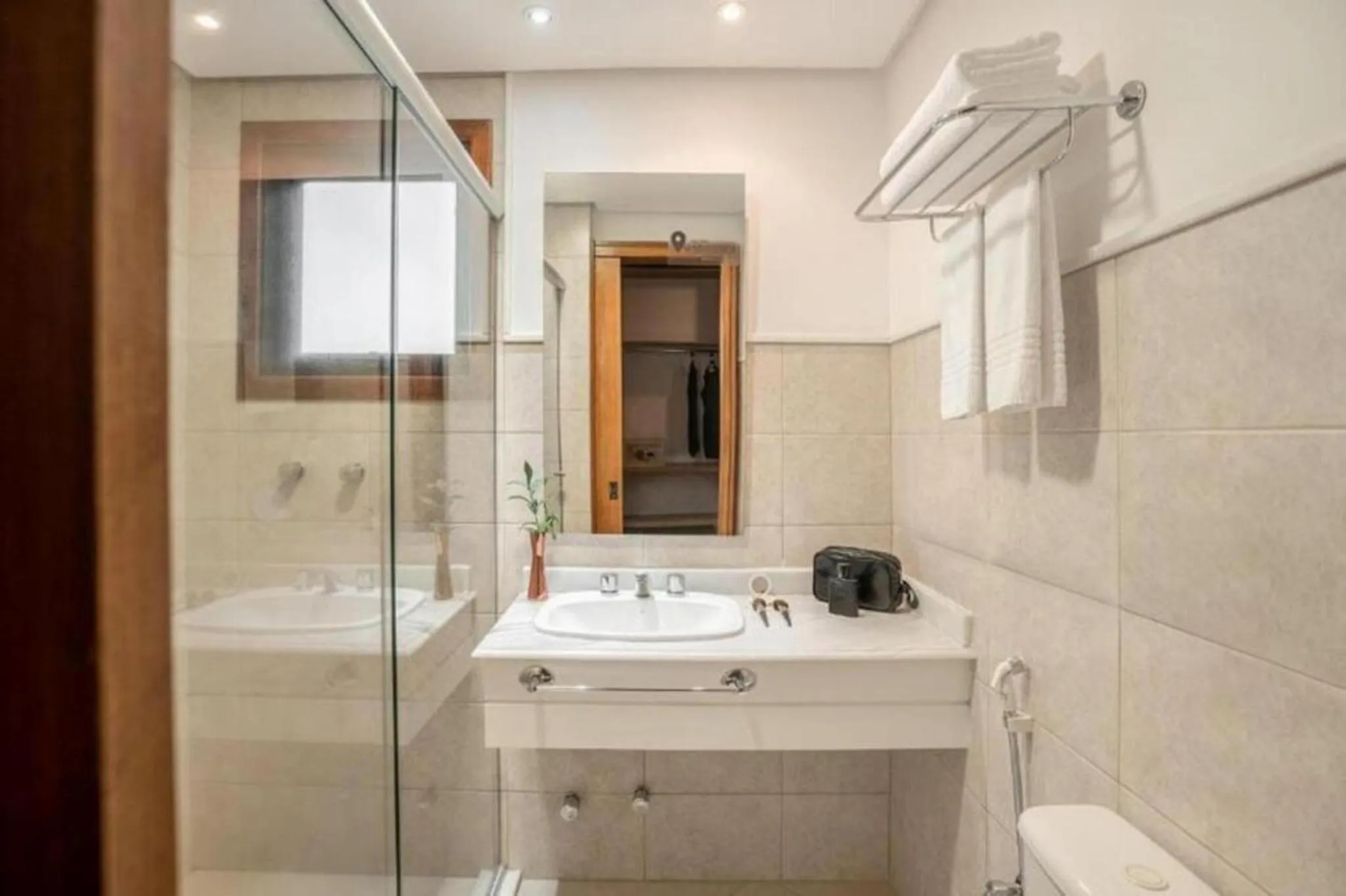 Bathroom in Piazza Navona Porto Alegre by Intercity