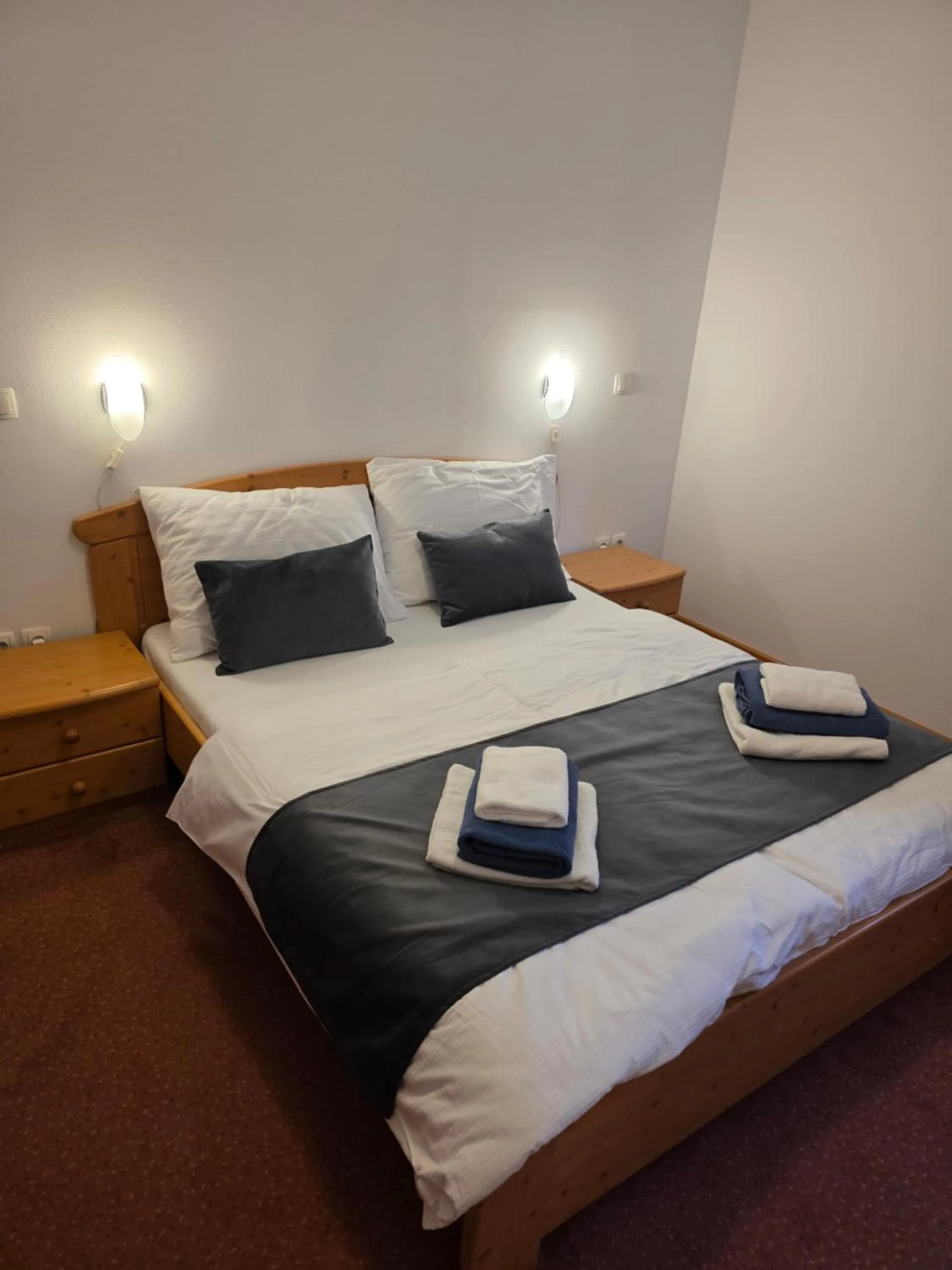 Bed in Hotel Rakov Skocjan