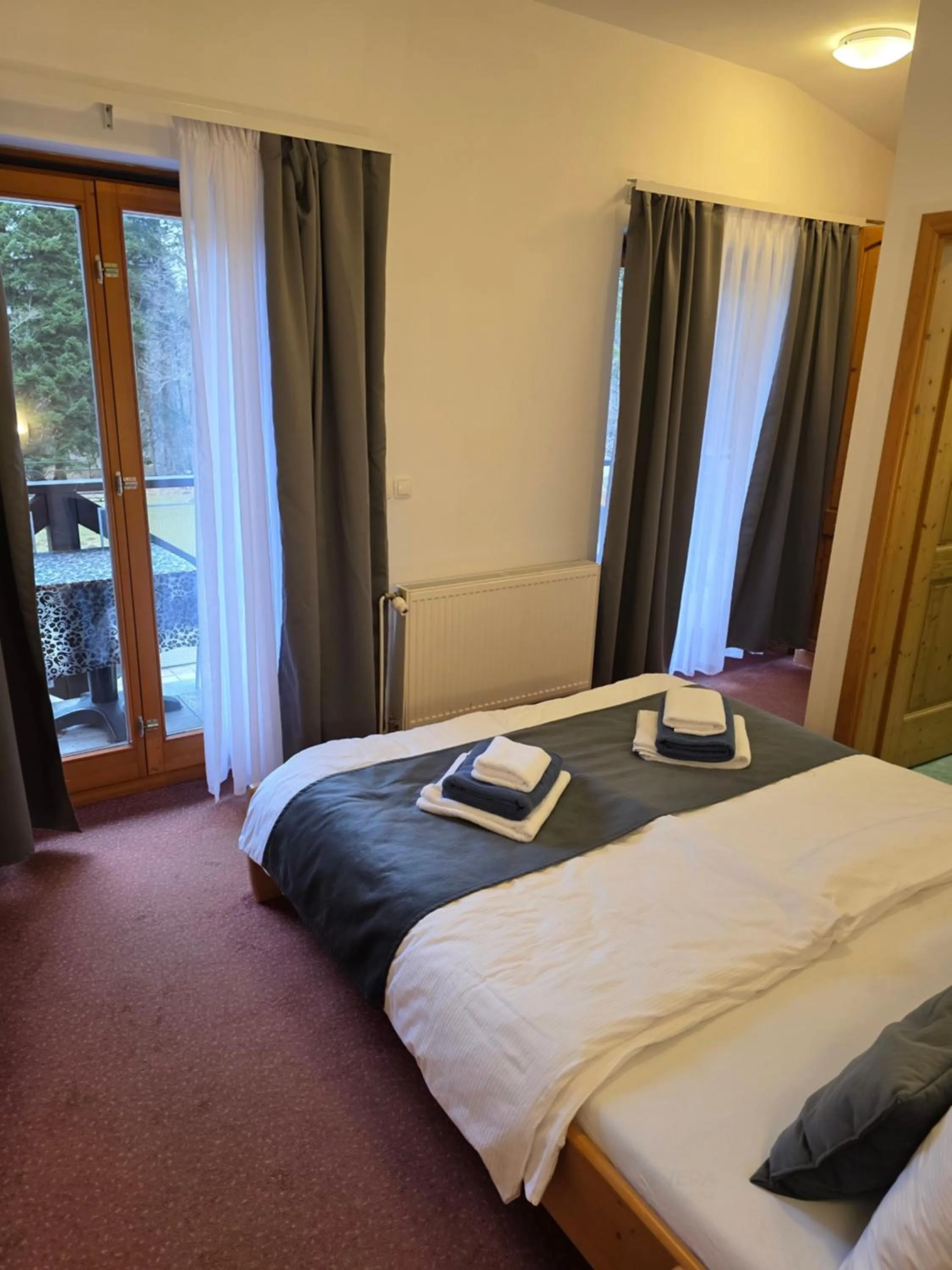 Bed in Hotel Rakov Skocjan