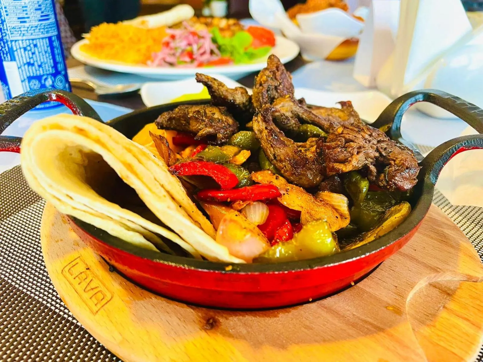 Food and drinks in Hamdan Plaza Hotel Salalah, an HTG Hotel