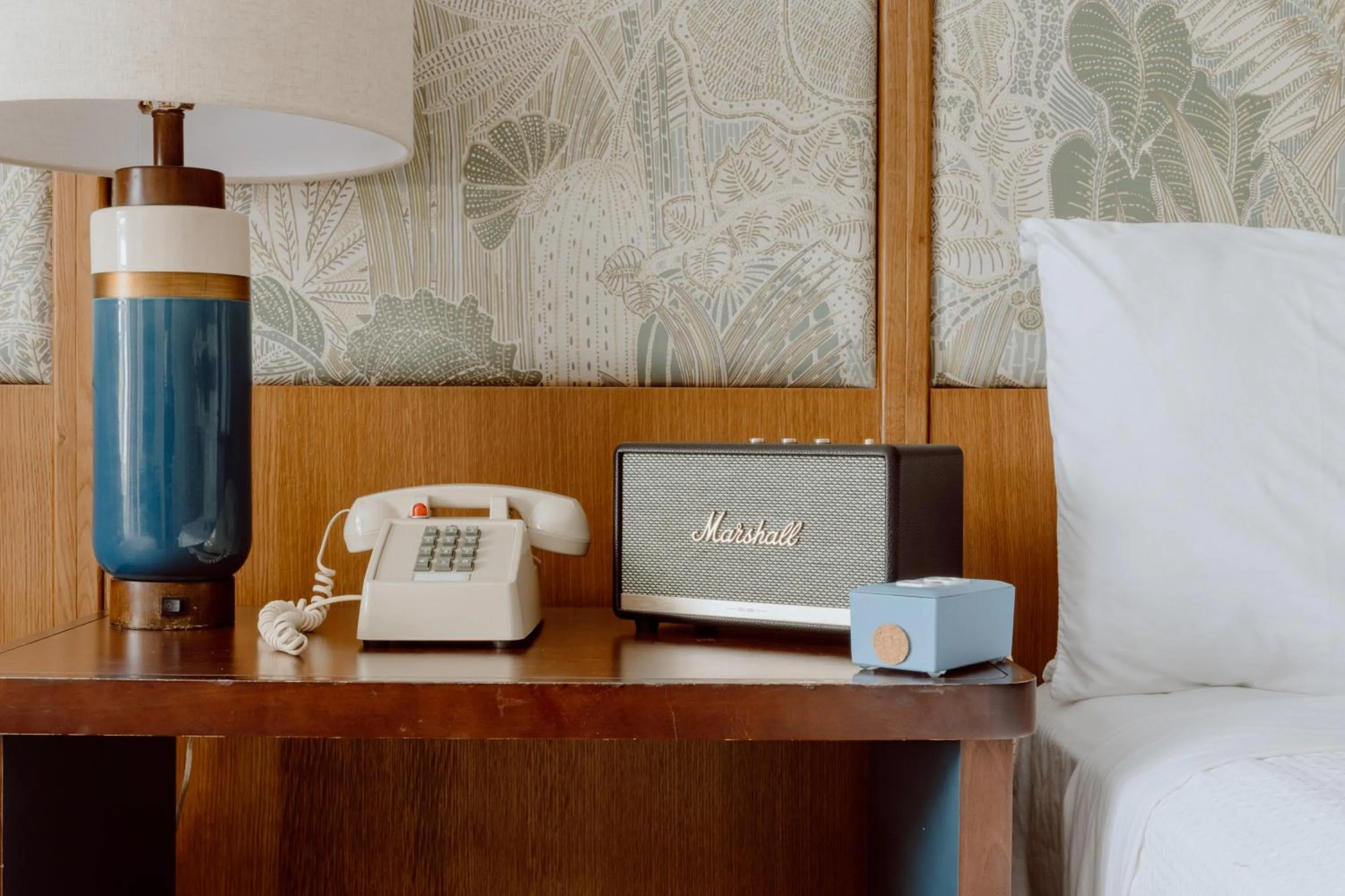 acessibility, Bed in White Sands Hotel