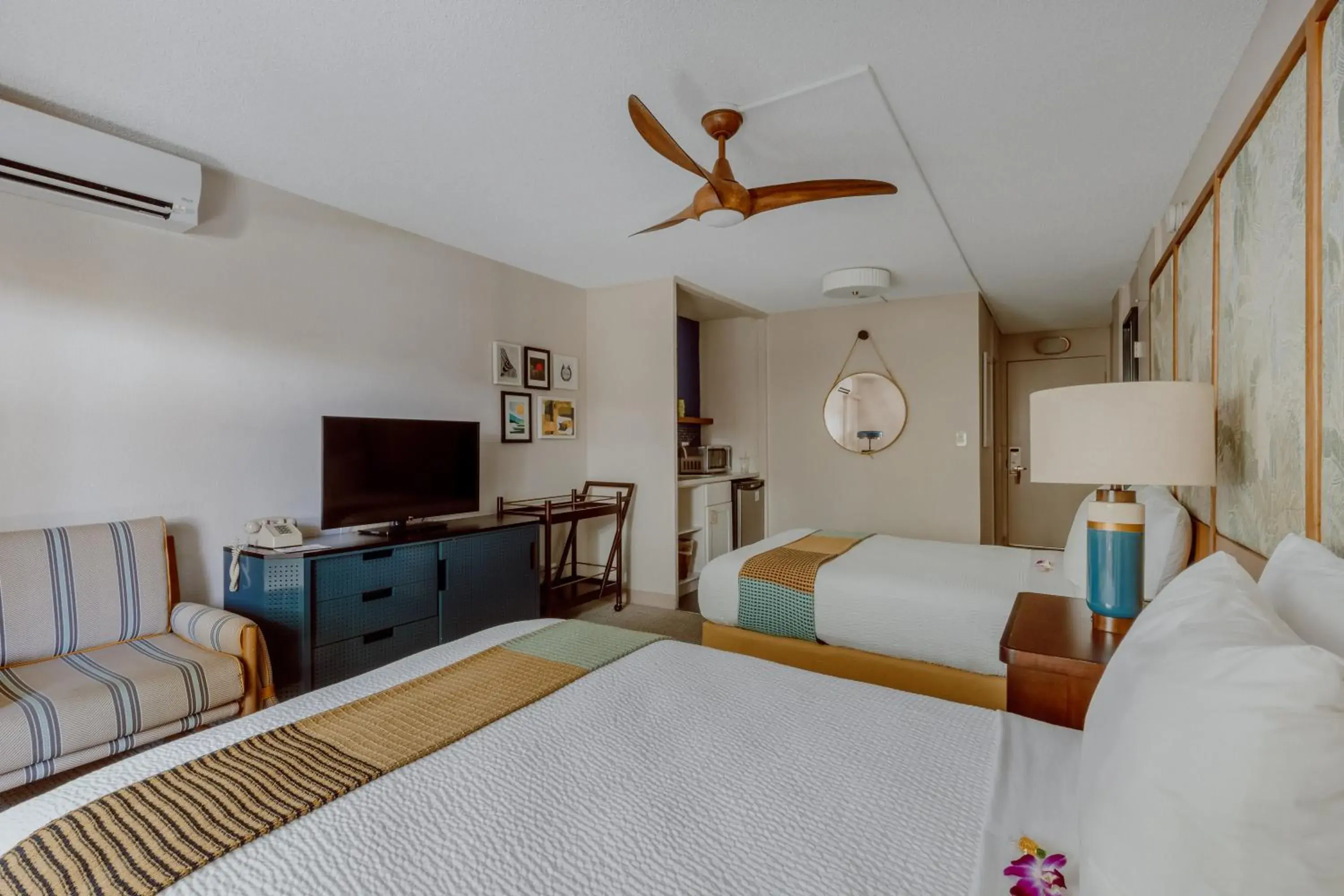 Deluxe Double or Twin Room in White Sands Hotel Deluxe Double or Twin Room in White Sands Hotel