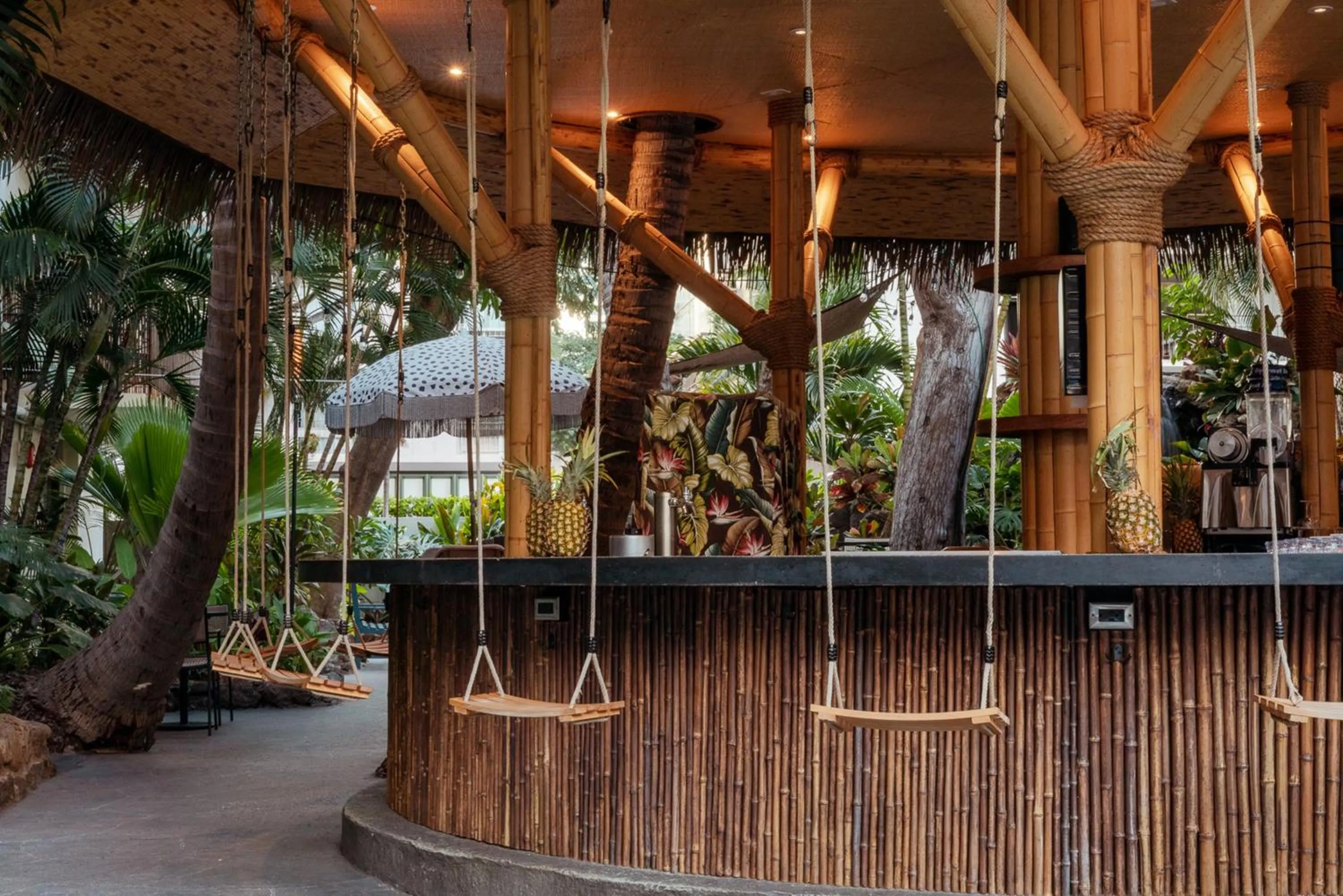 Lounge or bar in White Sands Hotel