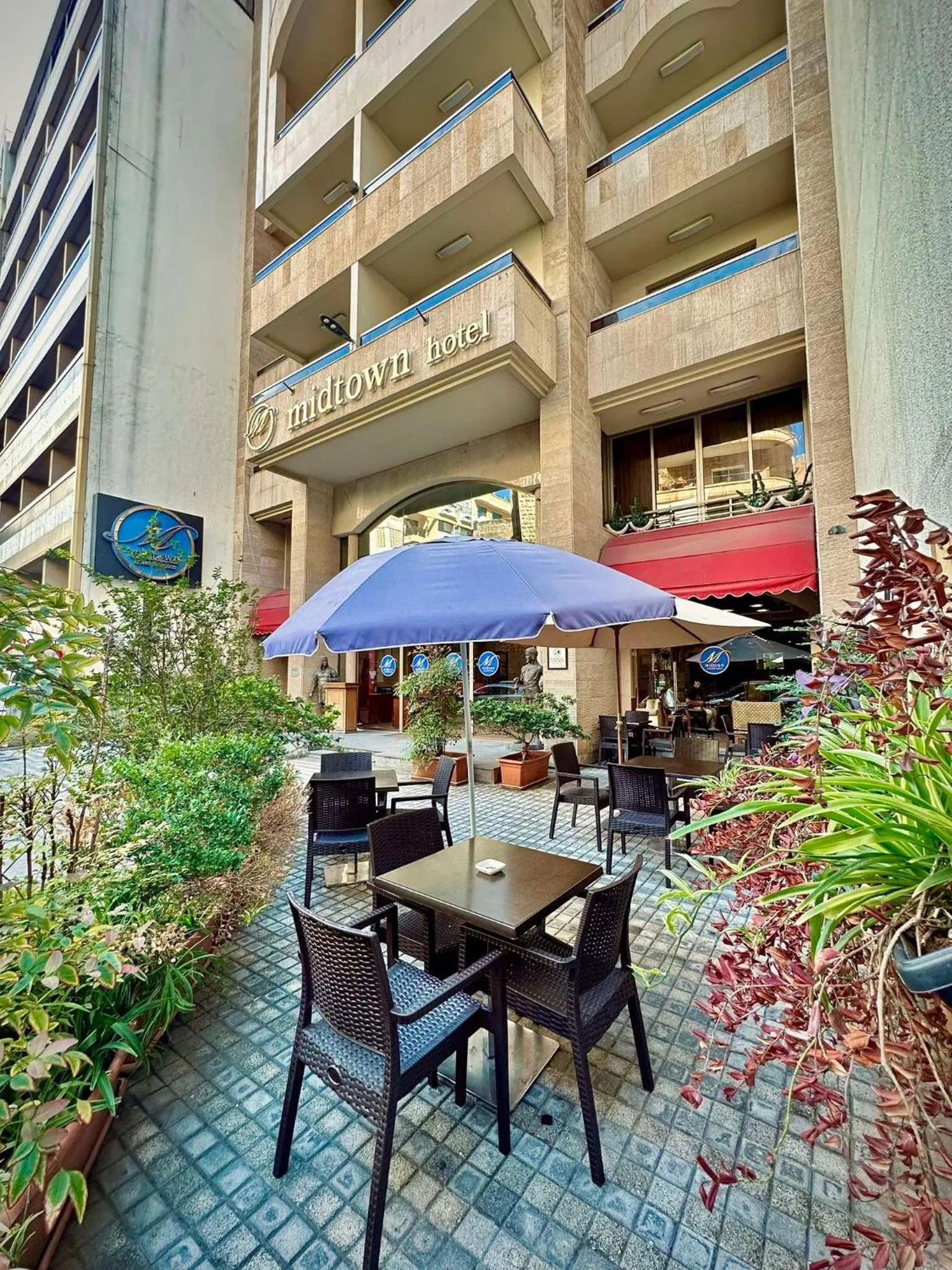 Property building in Midtown Hotel & Suites