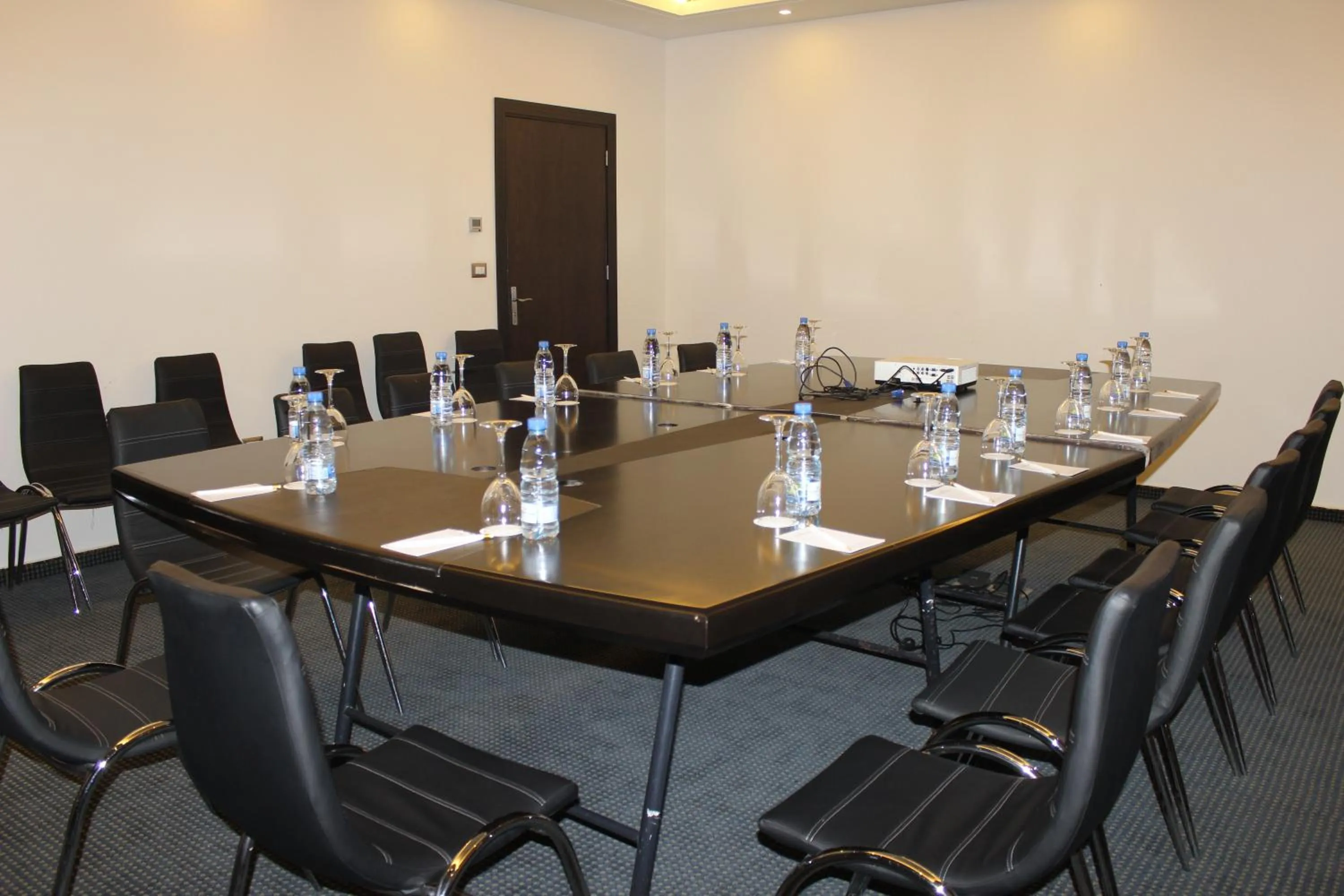 Banquet/Function facilities in Midtown Hotel & Suites