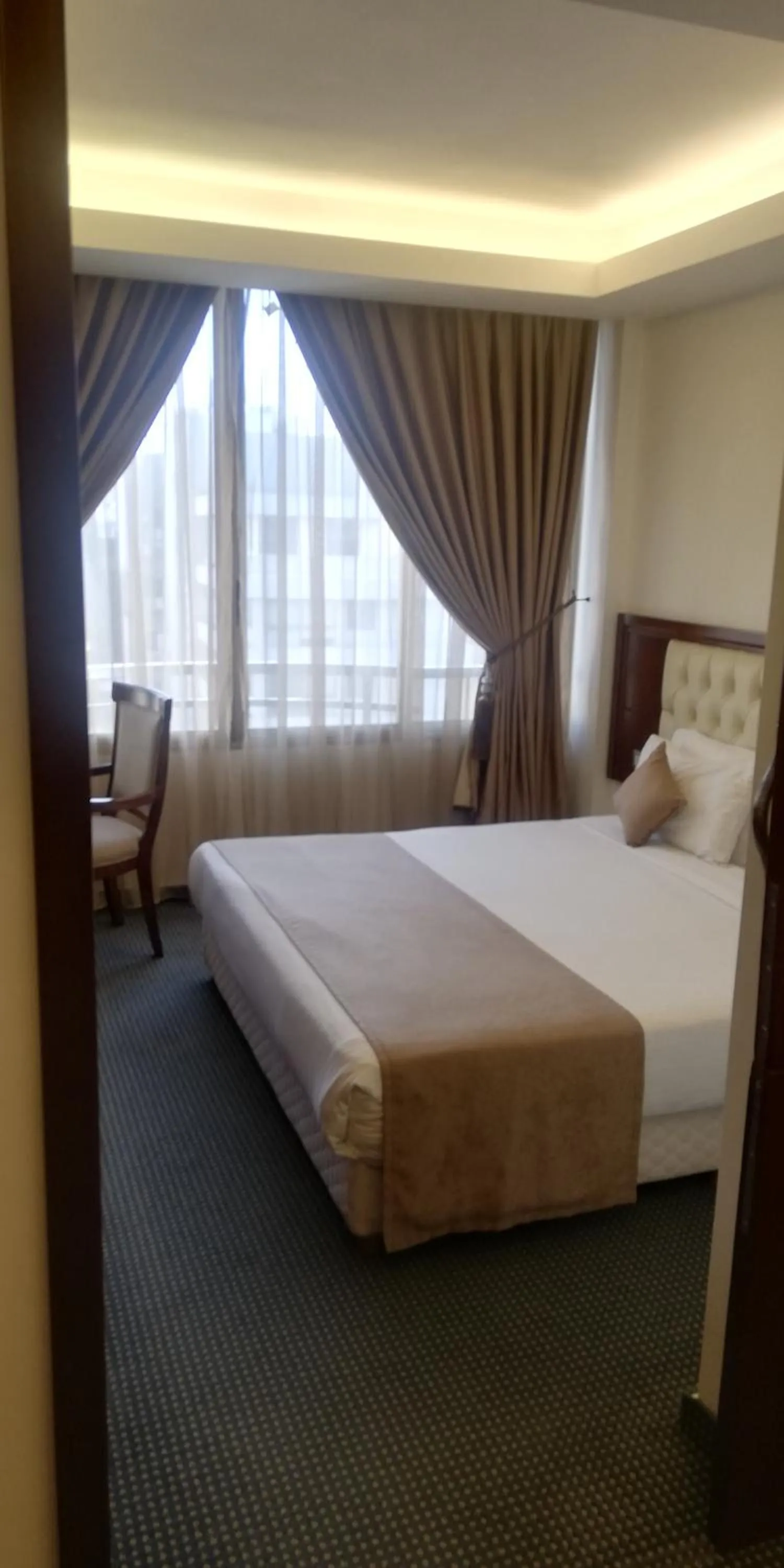 Bedroom, Bed in Midtown Hotel & Suites