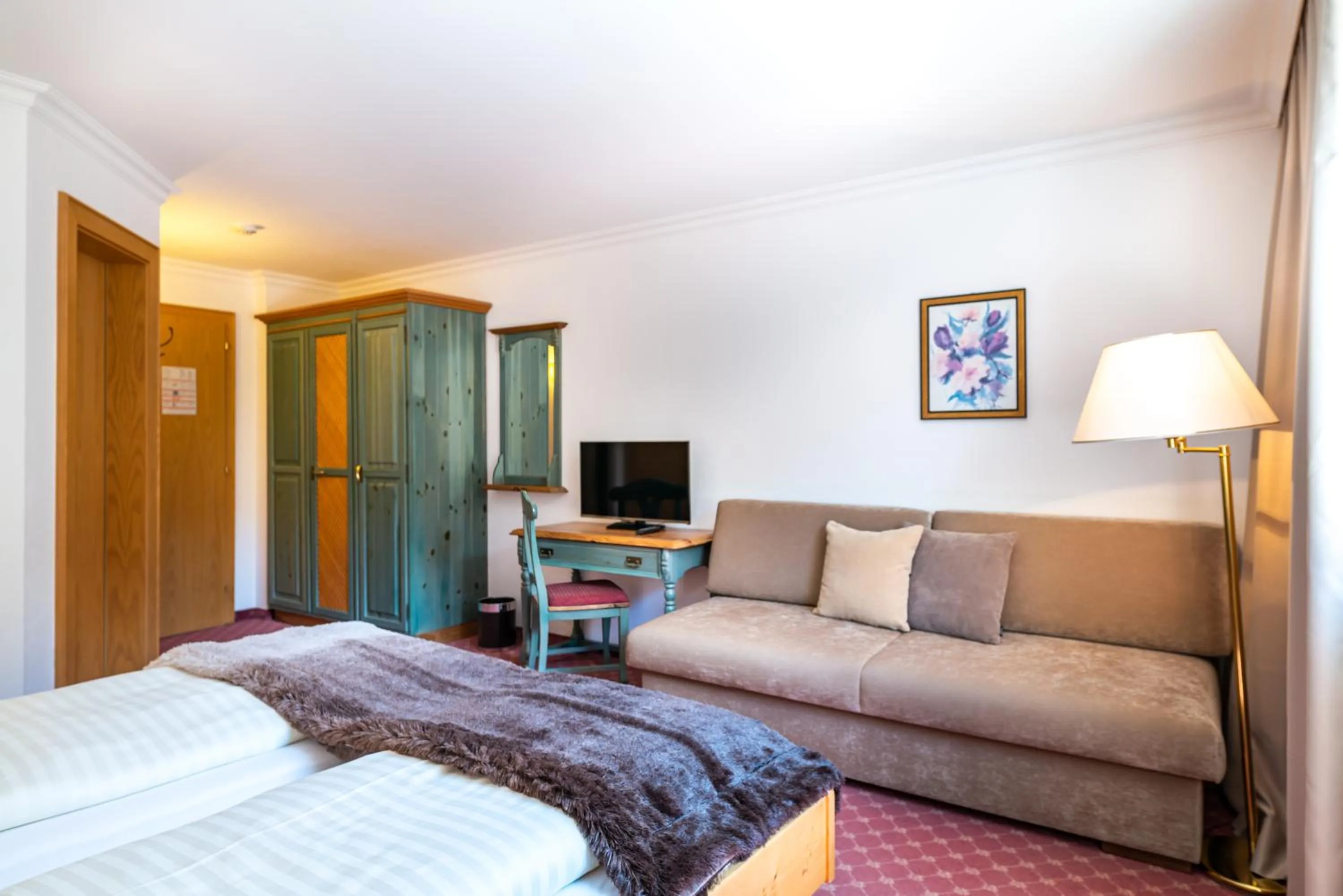 Photo of the whole room, Bed in Kertess