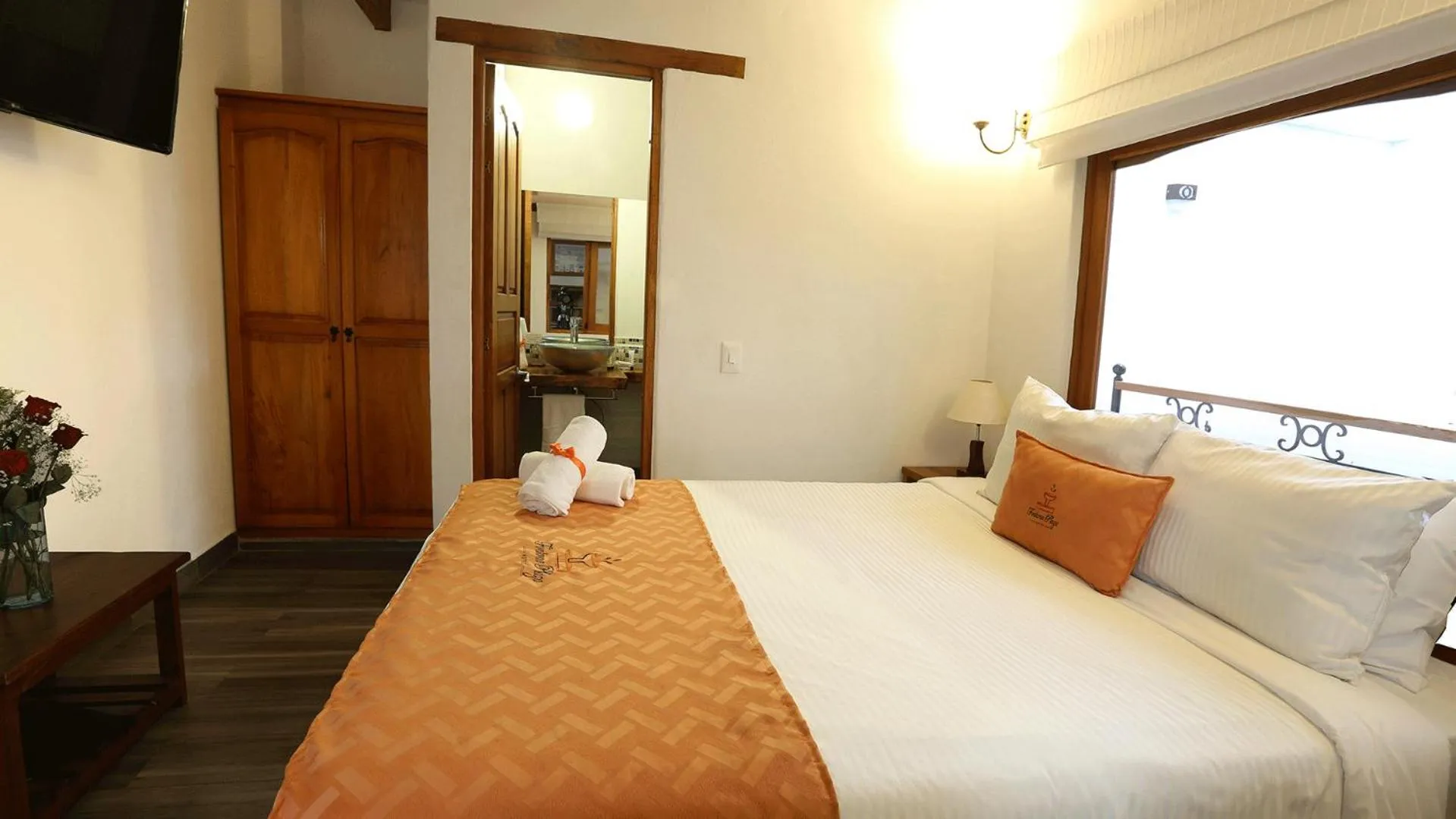 Bed in Fontana Plaza Hotel