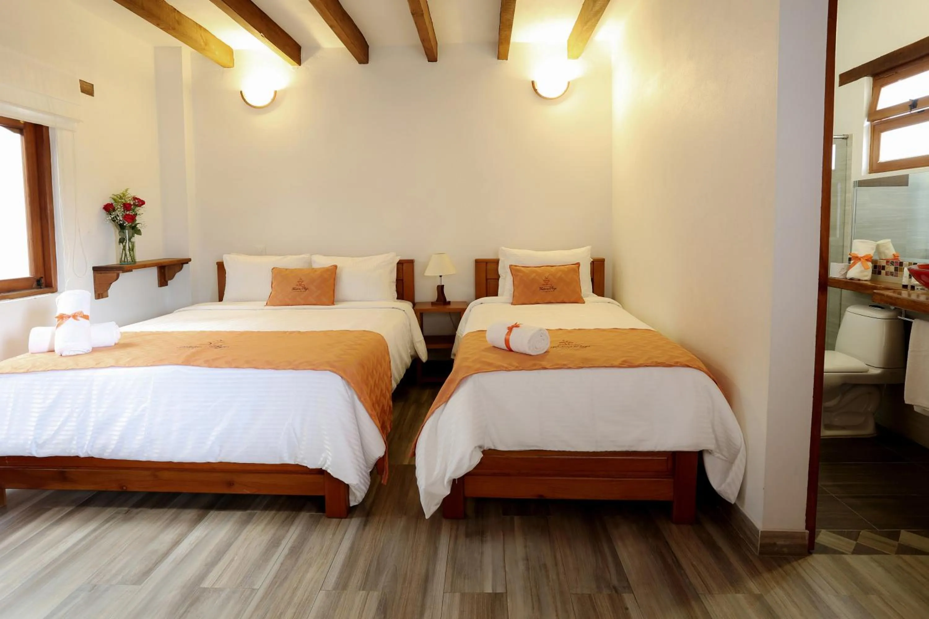 Photo of the whole room, Bed in Fontana Plaza Hotel