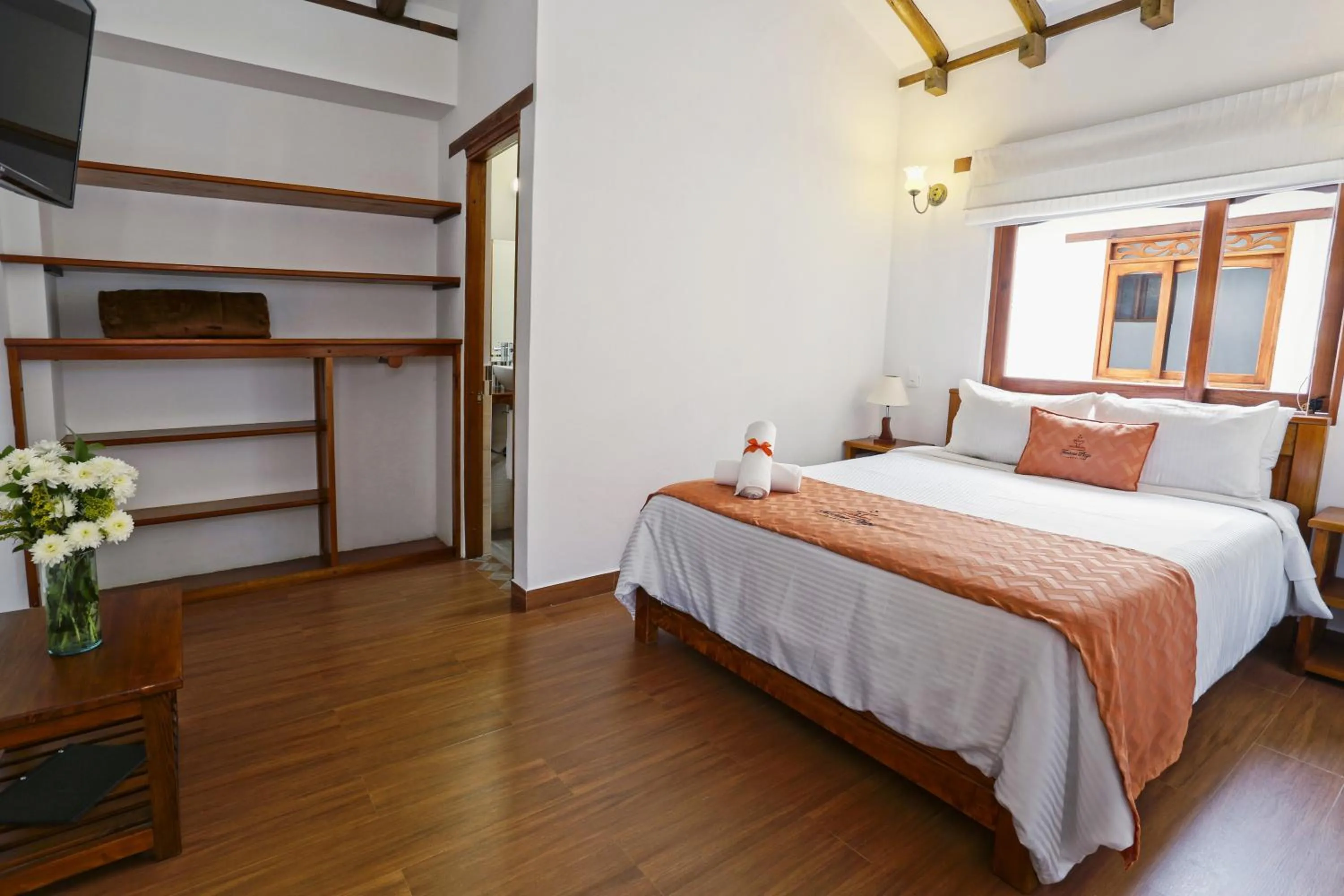 Bed in Fontana Plaza Hotel