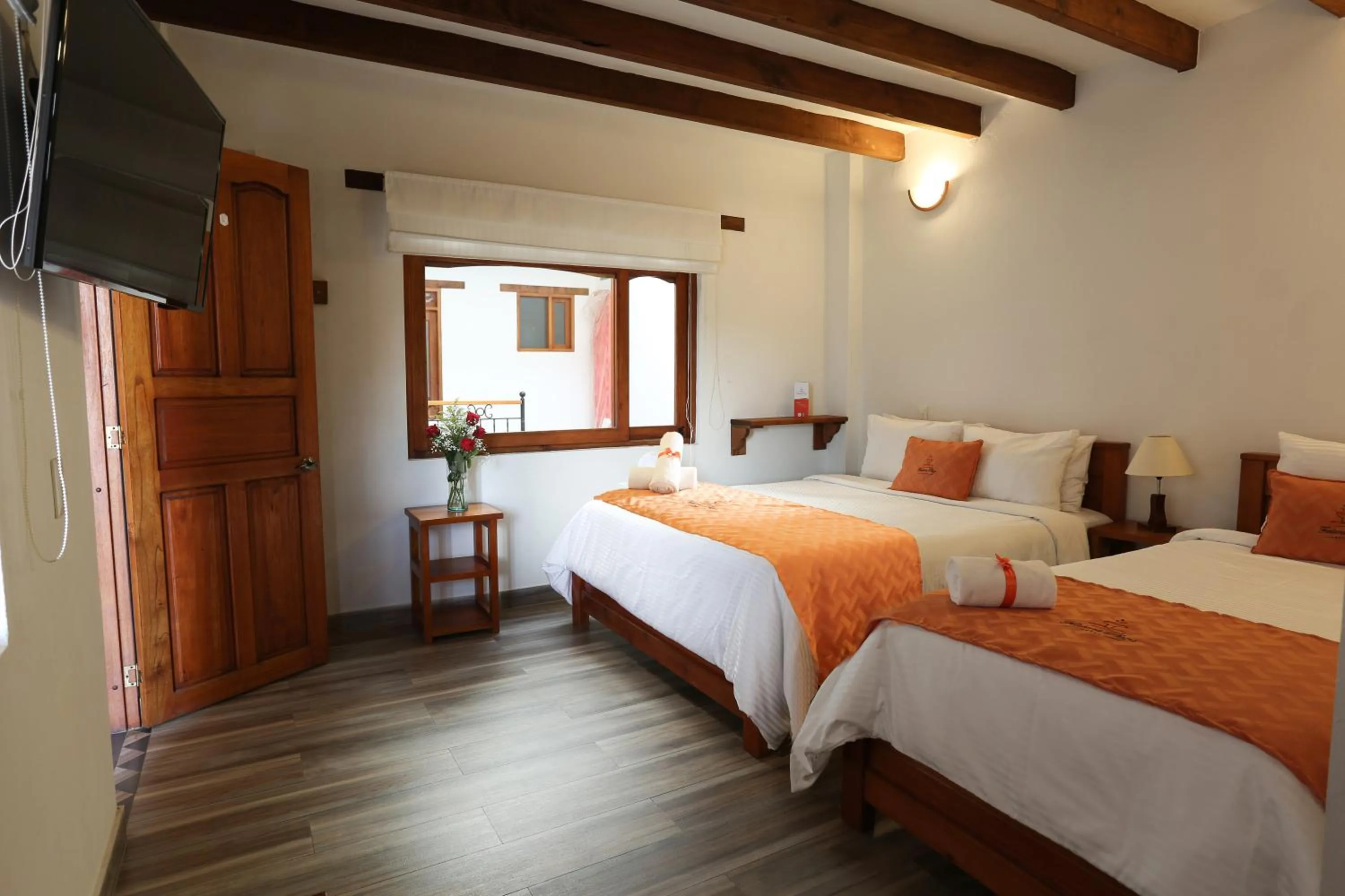 Photo of the whole room, Bed in Fontana Plaza Hotel