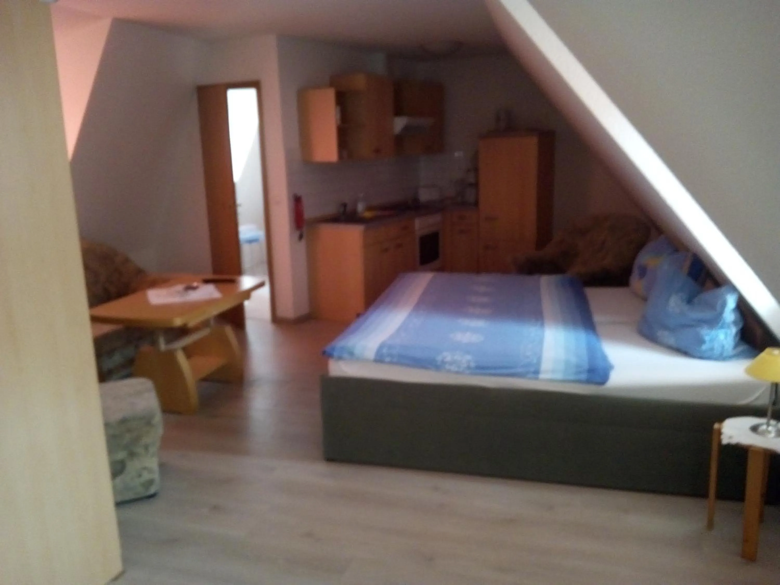 Kitchen or kitchenette, Bed in Alter Topf