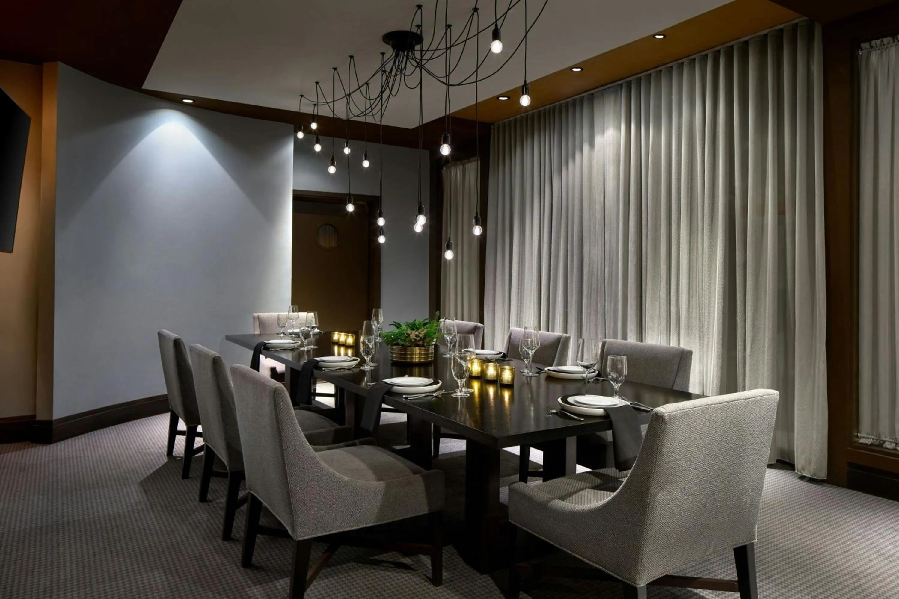 Restaurant/places to eat in JW Marriott Washington, DC