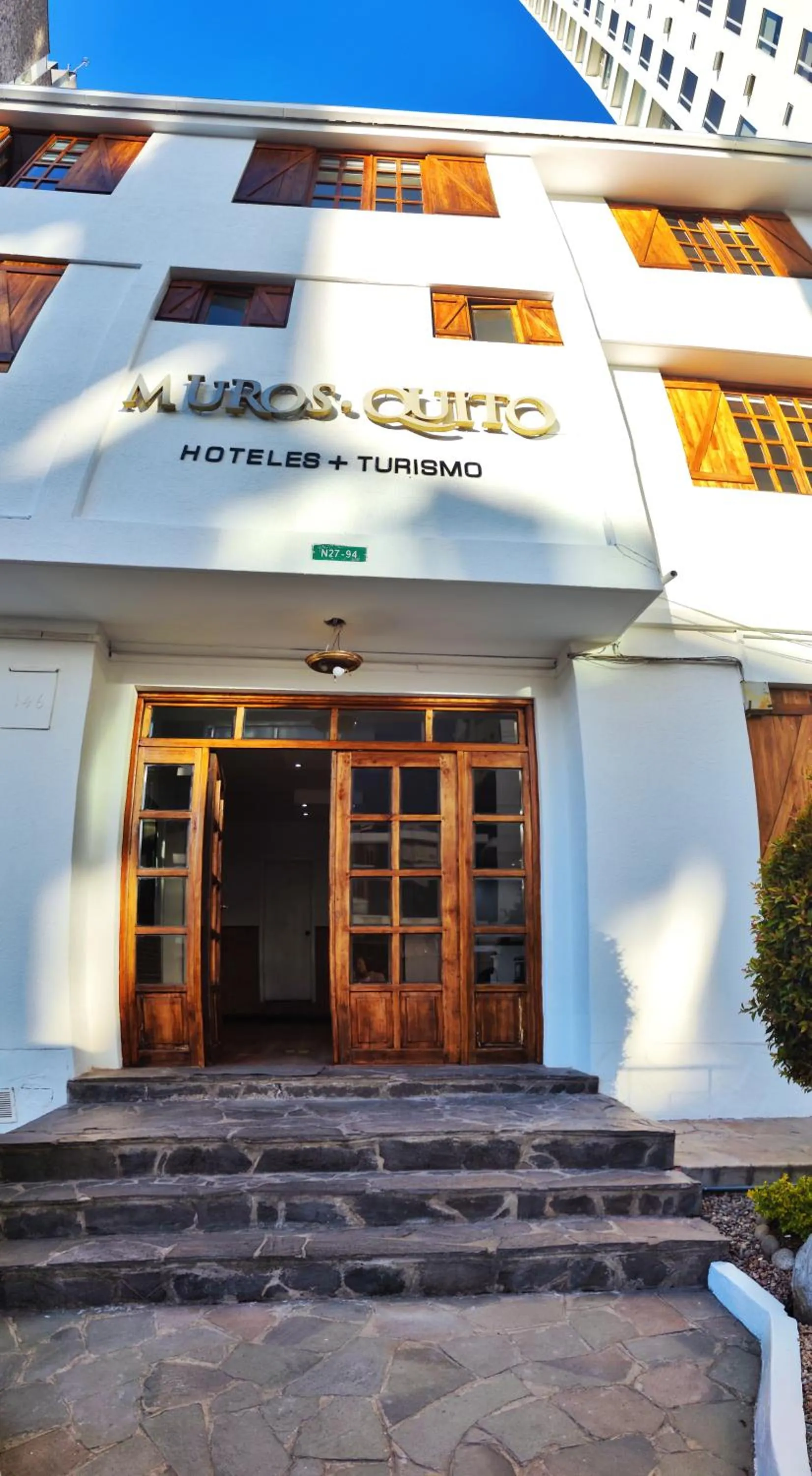 Property building in Hotel Muros Quito