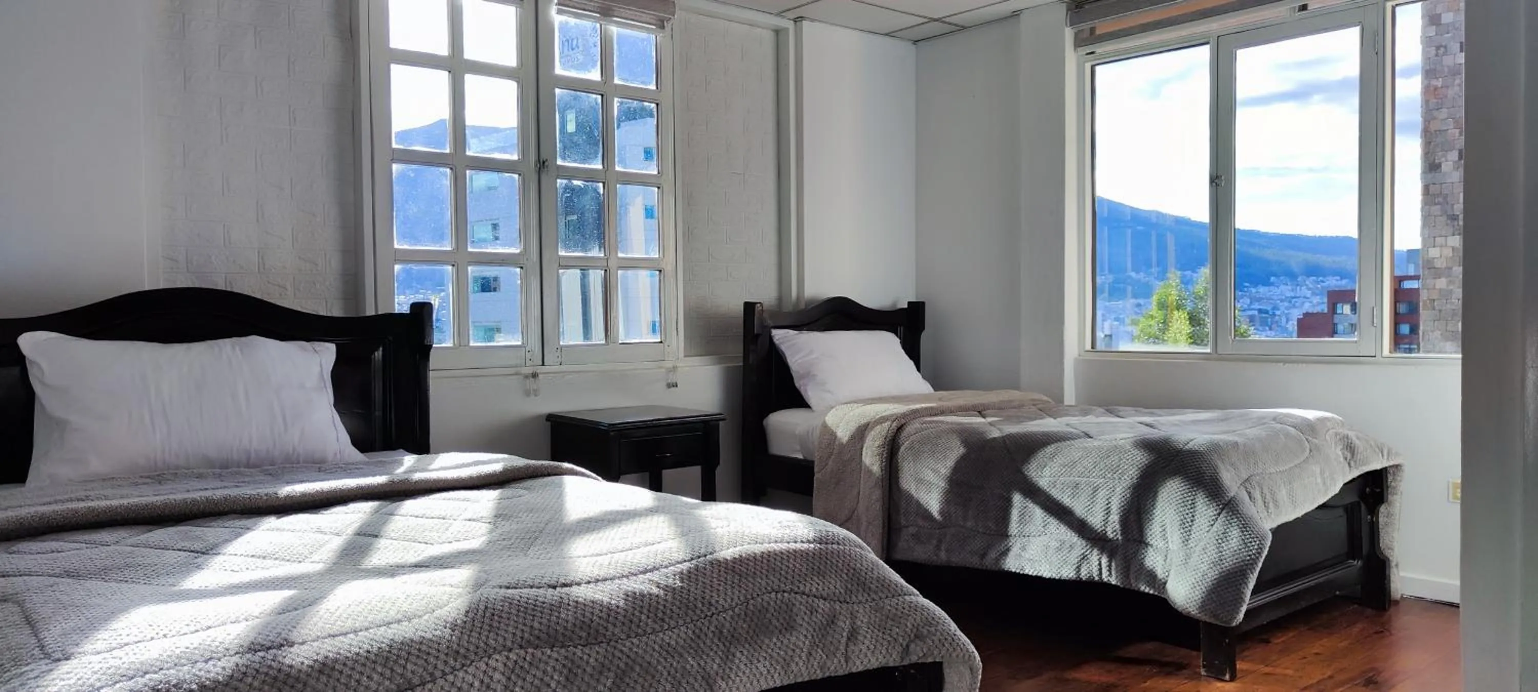 Photo of the whole room, Bed in Hotel Muros Quito