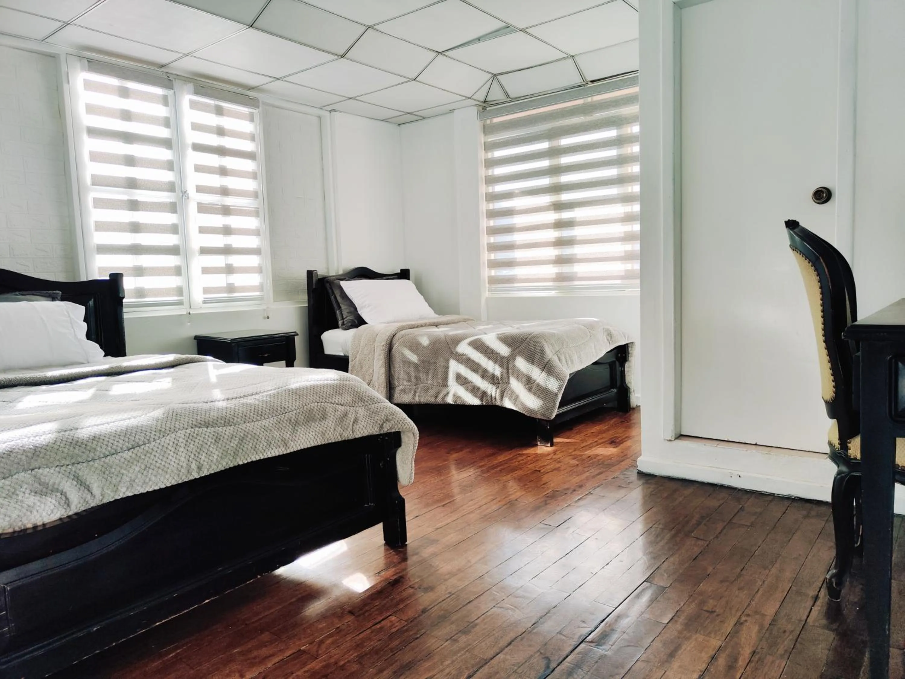 Photo of the whole room, Bed in Hotel Muros Quito