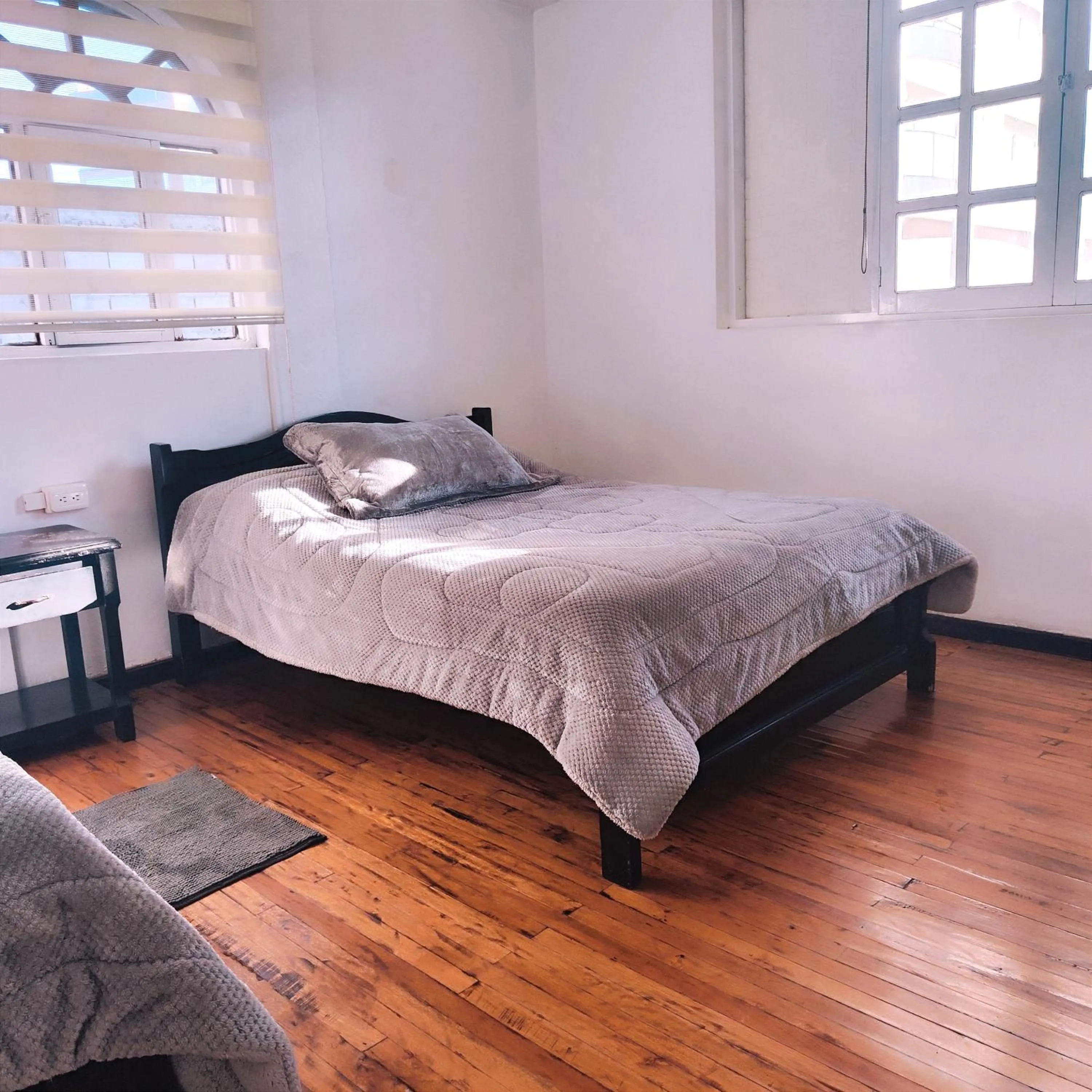 Photo of the whole room, Bed in Hotel Muros Quito