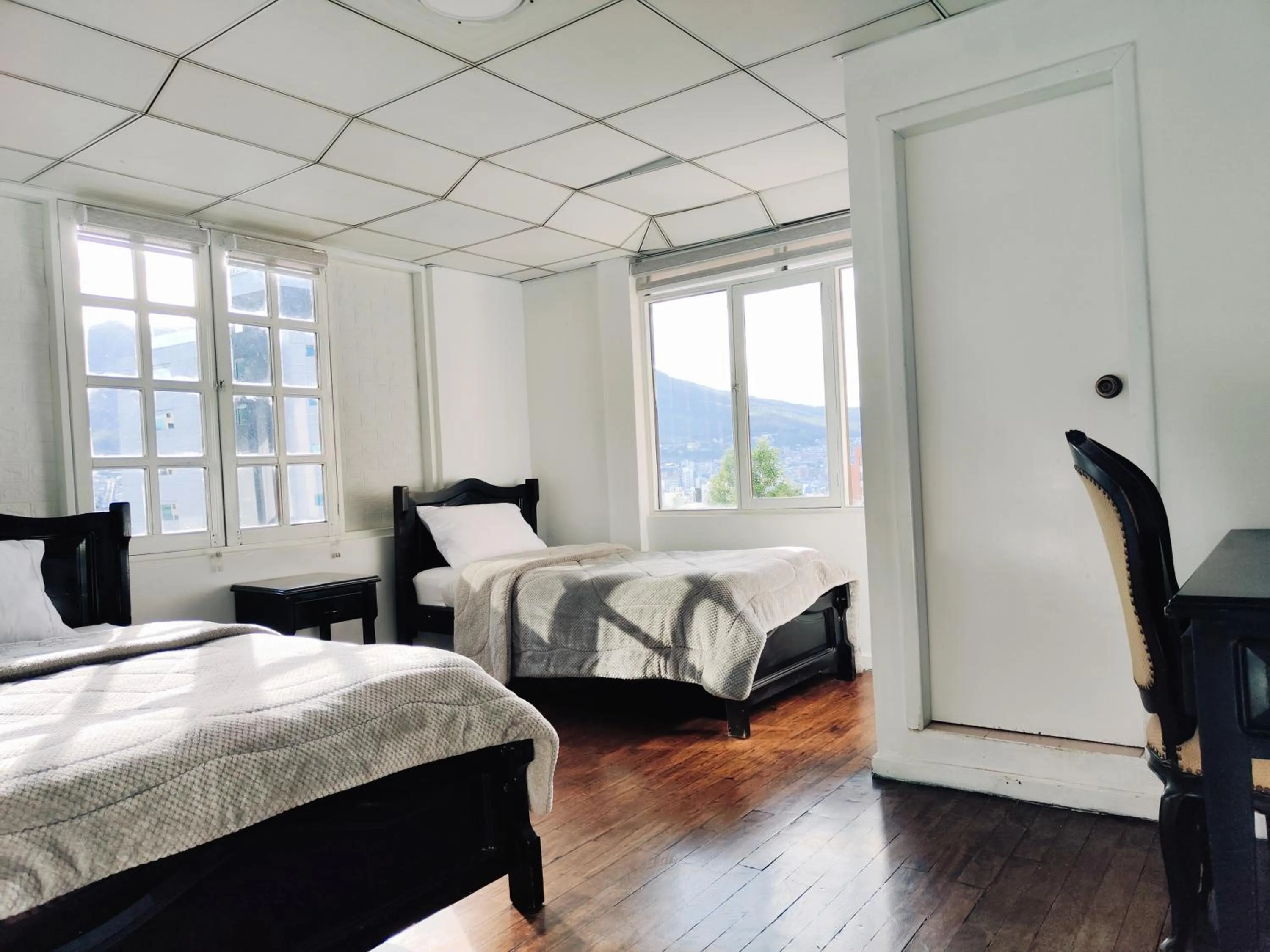 Photo of the whole room, Bed in Hotel Muros Quito