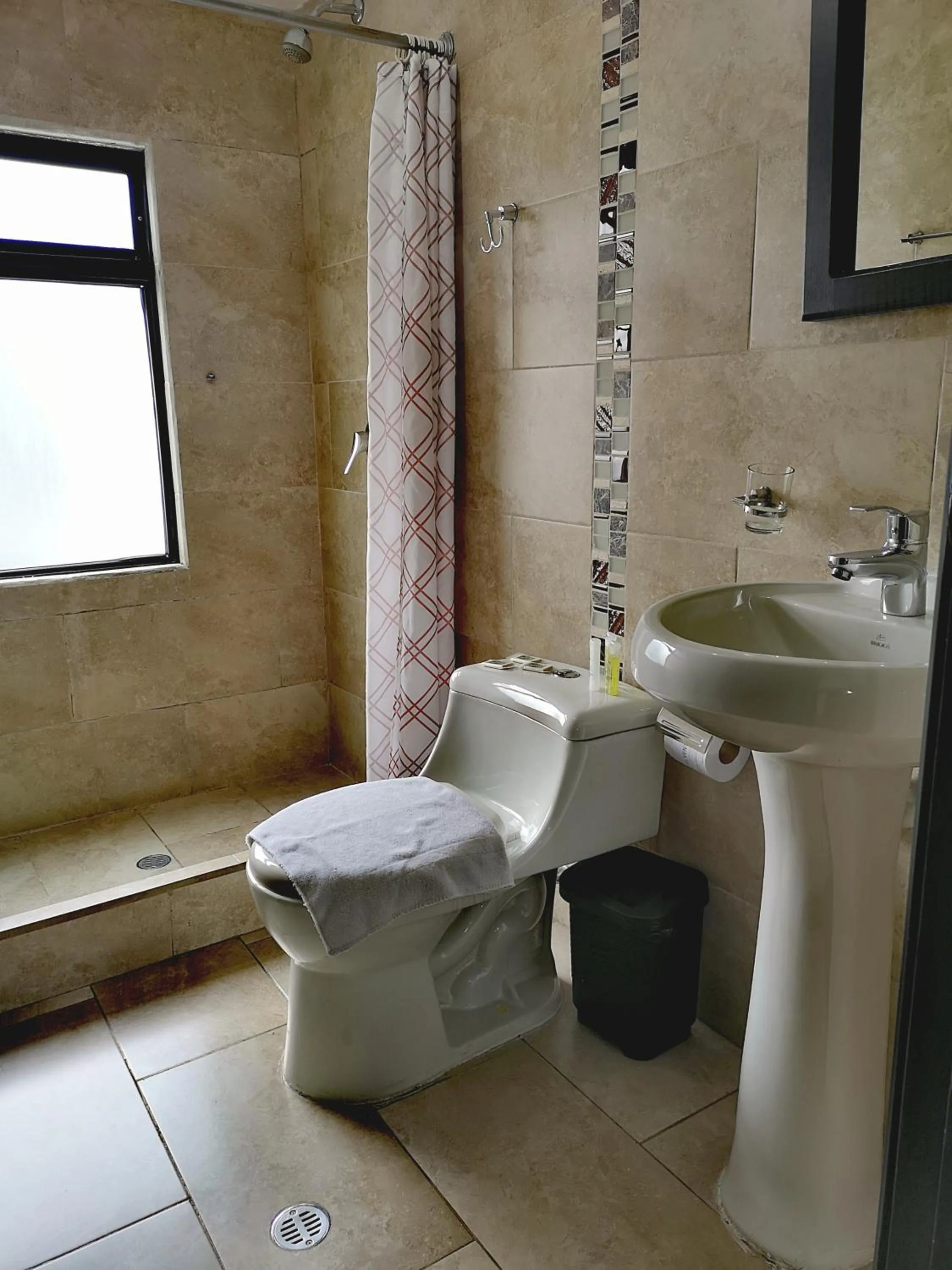 Bathroom in Hotel Muros Quito