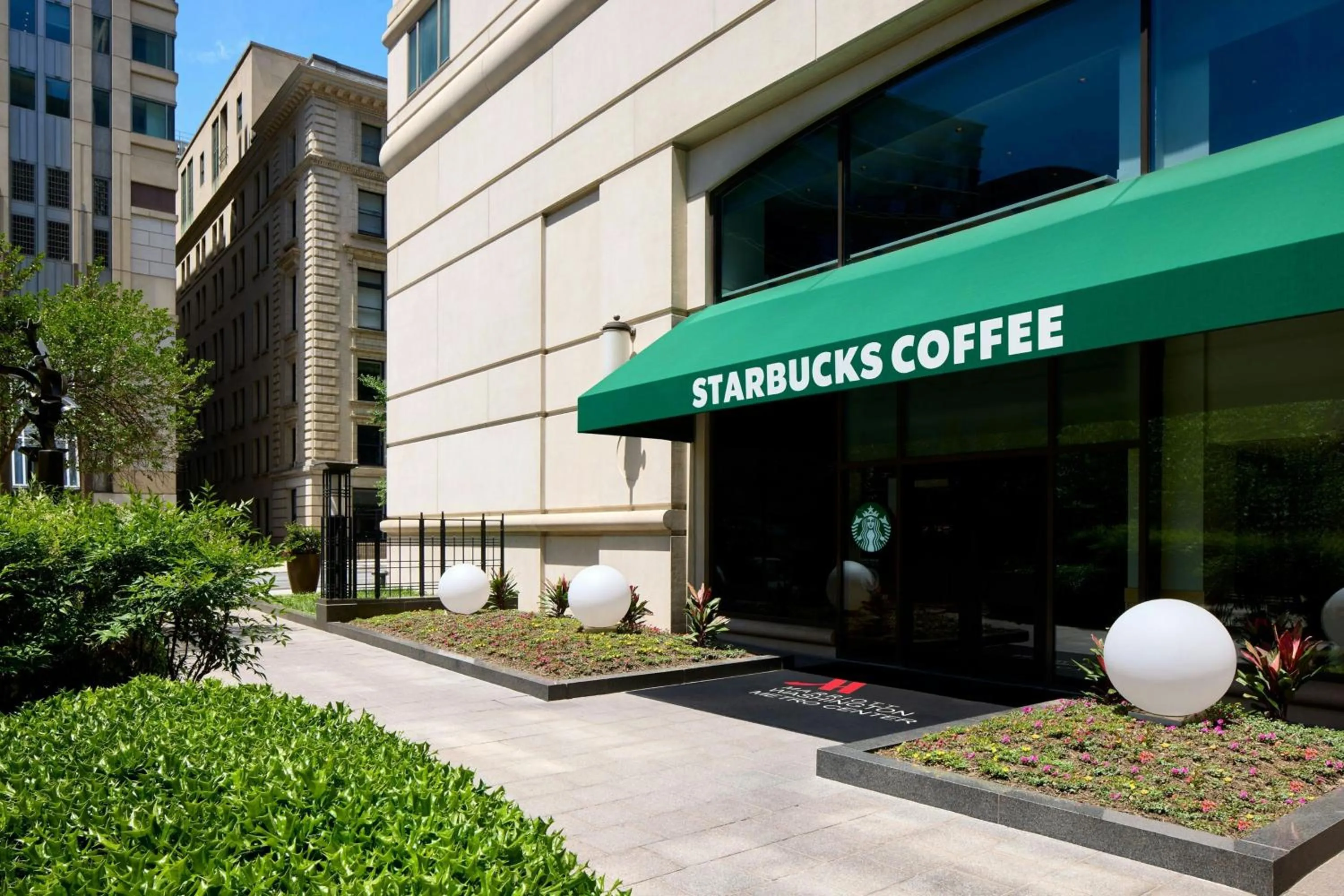 Property building in Washington Marriott at Metro Center