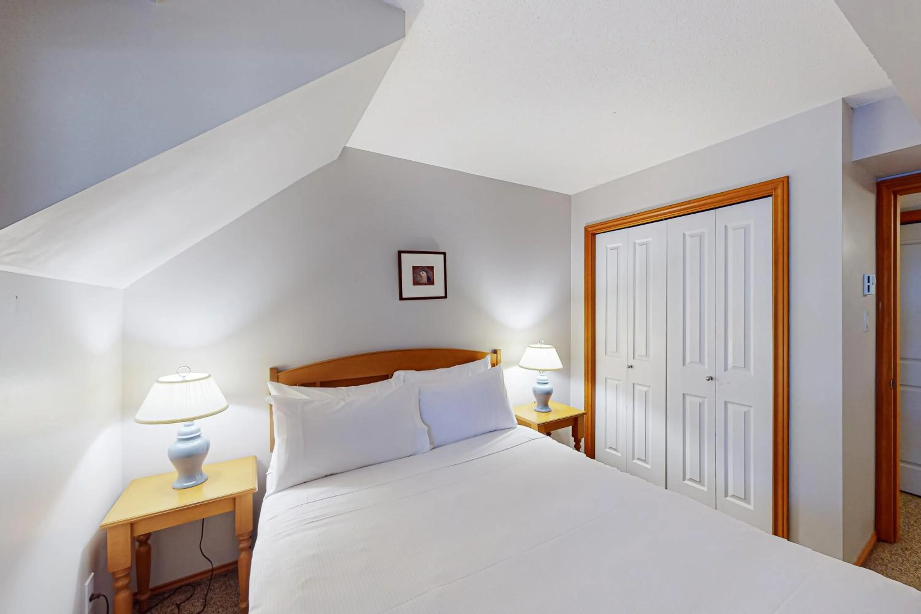 Bed in Glacier's Reach 115b