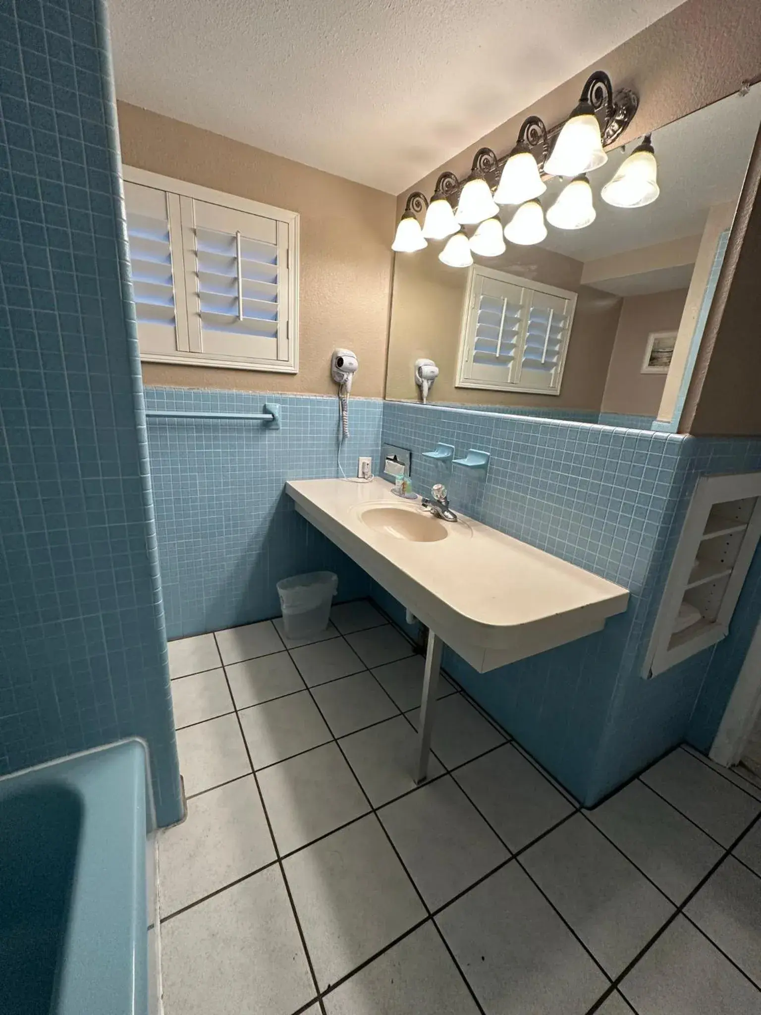 King Room in Tahitian Inn Boutique Hotel Tampa King Room in Tahitian Inn Boutique Hotel Tampa