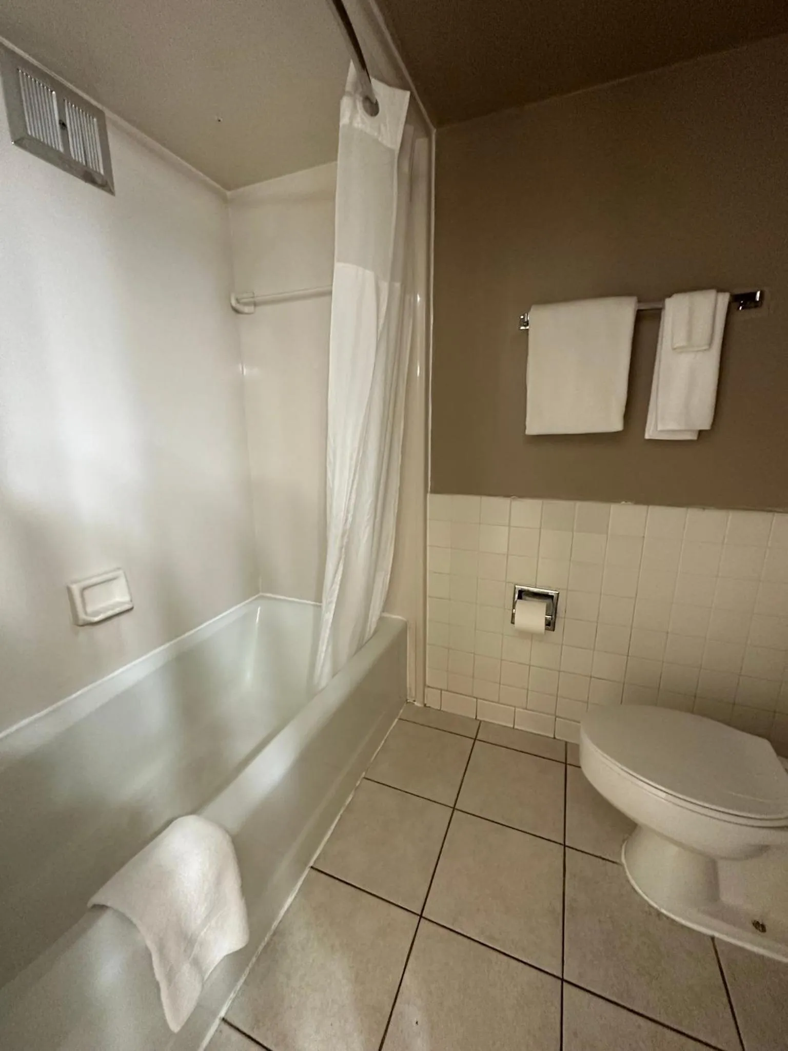 Bathroom in Tahitian Inn Boutique Hotel Tampa