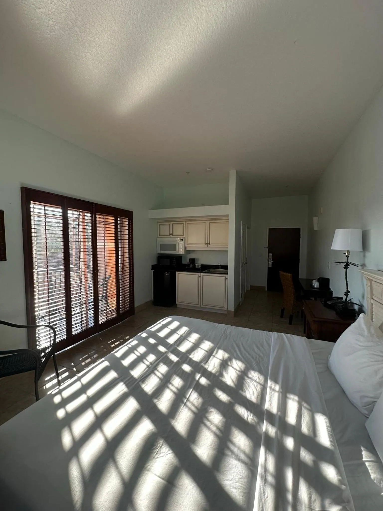 Photo of the whole room, Bed in Tahitian Inn Boutique Hotel Tampa