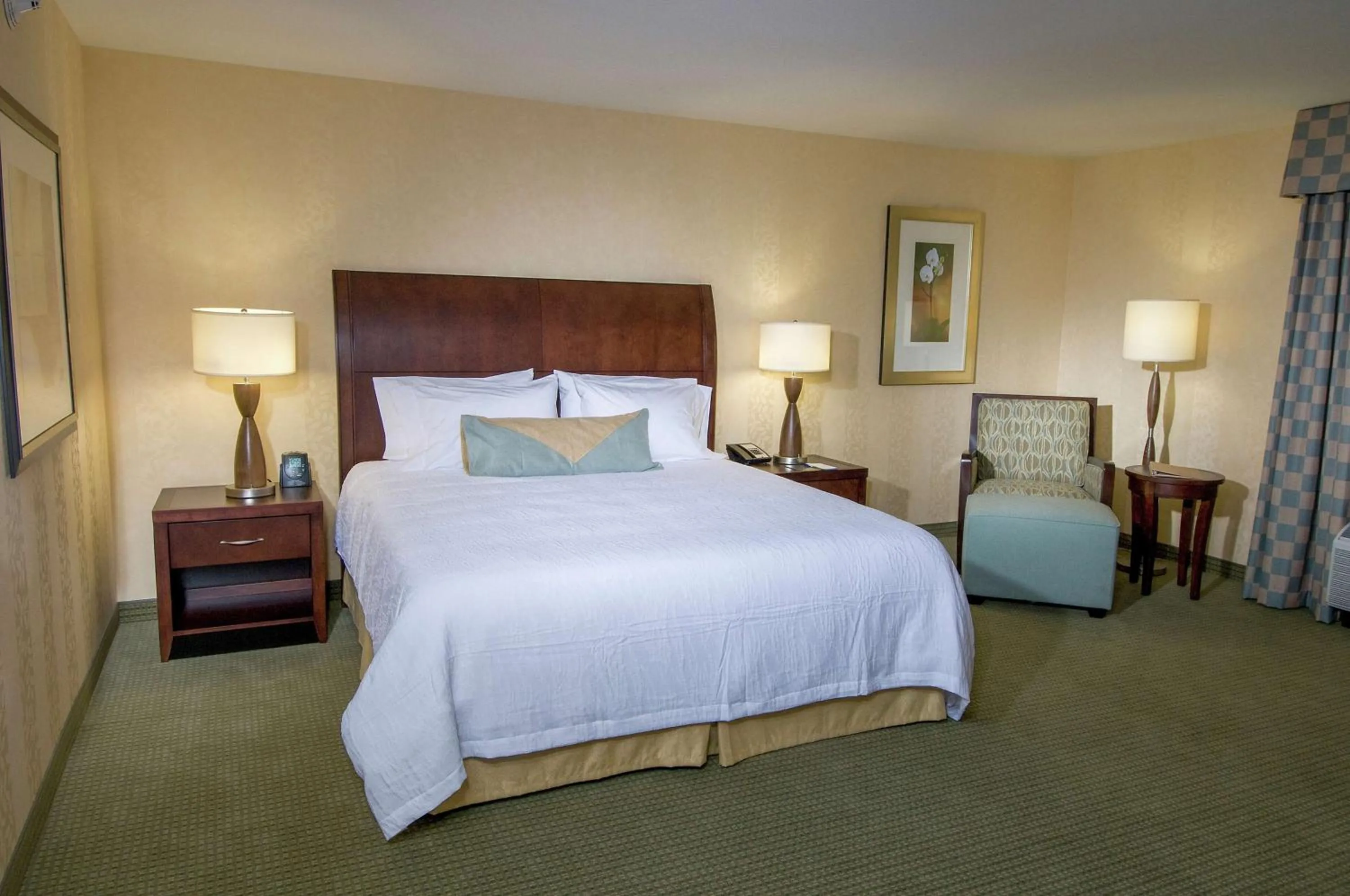 Bed in Hilton Garden Inn Mount Holly/Westampton